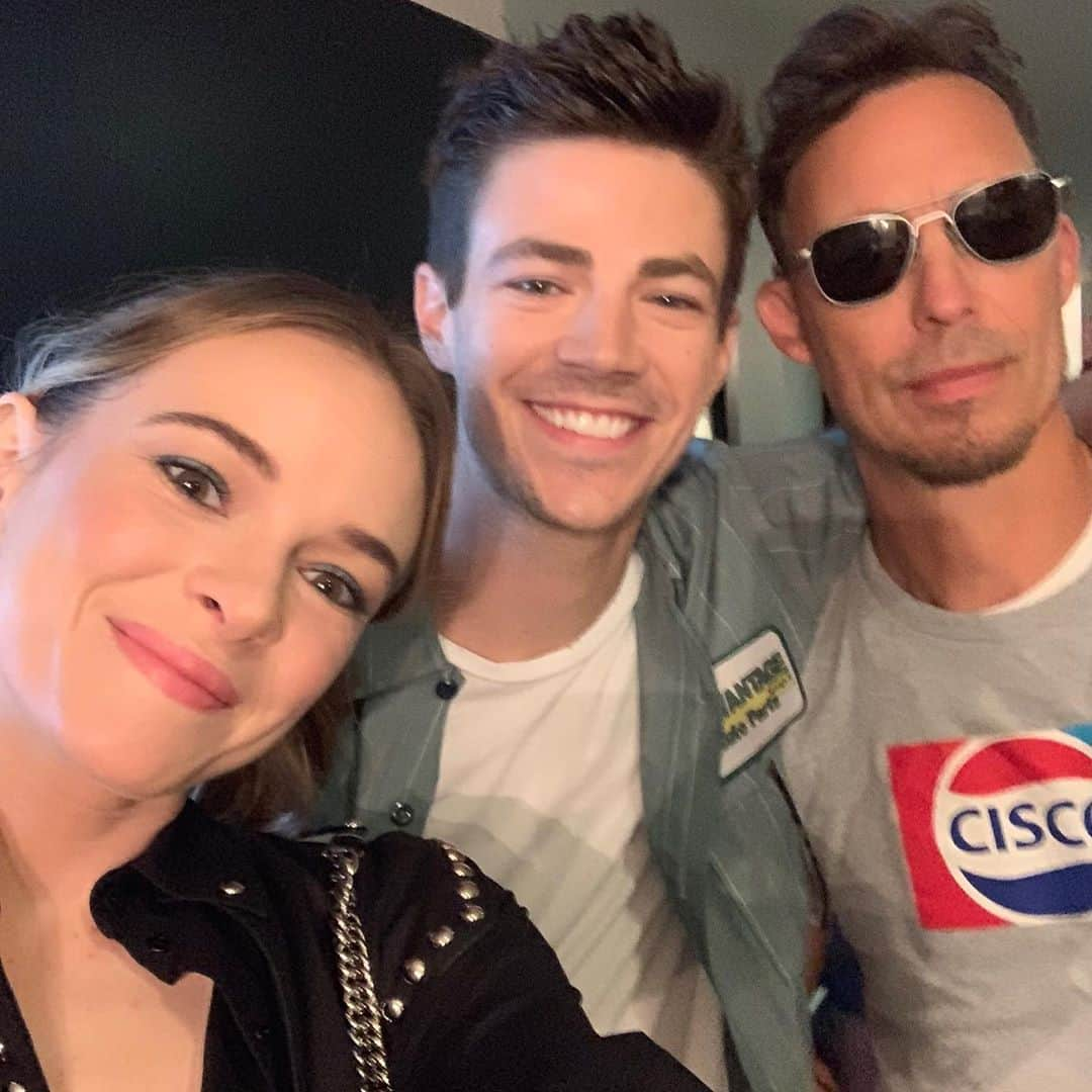 ダニエル・パナベイカーさんのインスタグラム写真 - (ダニエル・パナベイカーInstagram)「#tbt to Comic Con with these goofballs」8月9日 4時08分 - dpanabaker