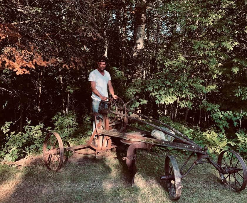 ジョシュ・デュアメルさんのインスタグラム写真 - (ジョシュ・デュアメルInstagram)「Found this in the woods today. They call it (and sometimes me) the “Road King”」8月9日 4時15分 - joshduhamel