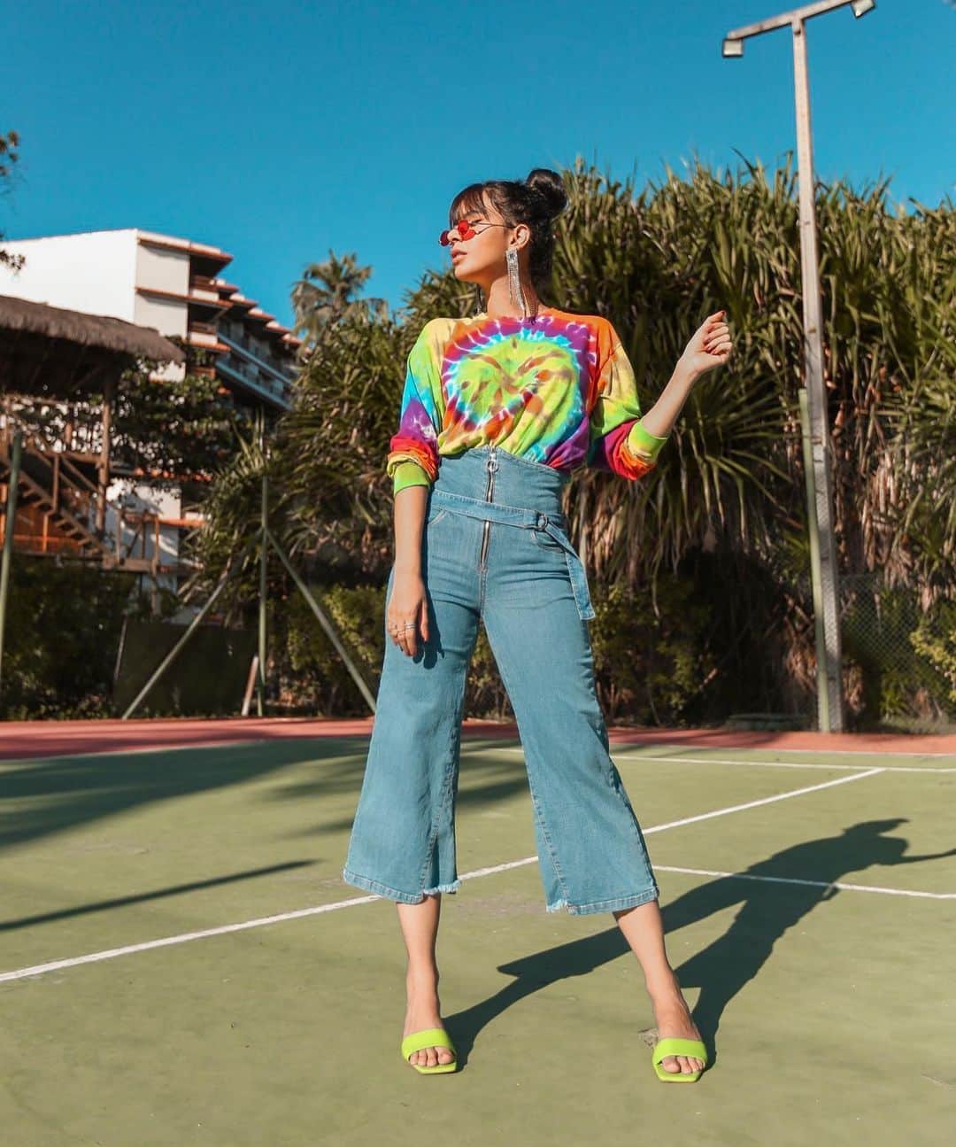 Gabriela Salesのインスタグラム：「💛❤️💚💙💗 @conscienciajeans」