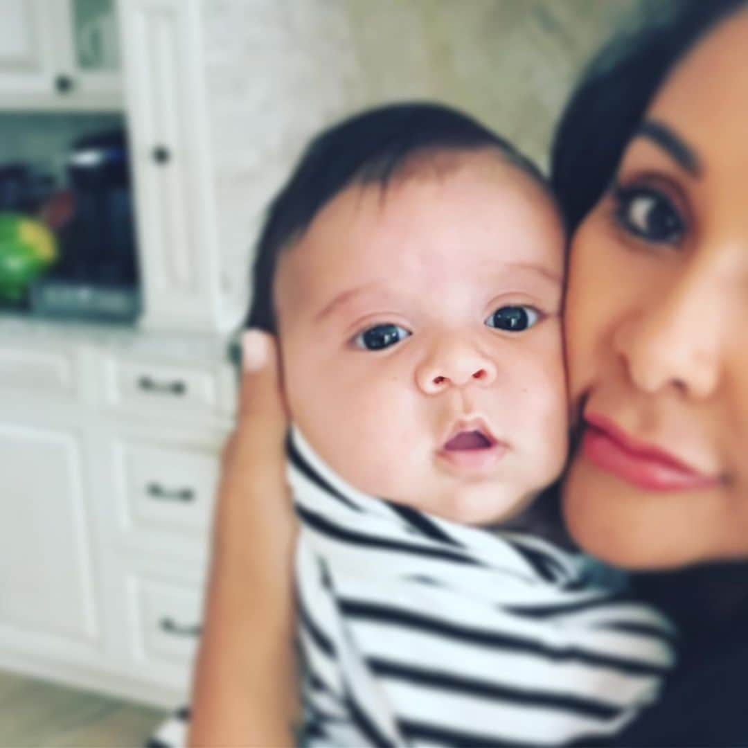 ニコール・ ポリッツィのインスタグラム：「👶🏽」