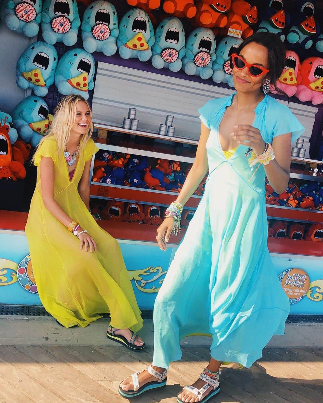 ダニジョーのインスタグラム：「It’s all fun and games 🎡🍬🌈 @kendallvisser and @francesaaternir in the NEW Chiffon slips • tap to shop #dannijogirls」