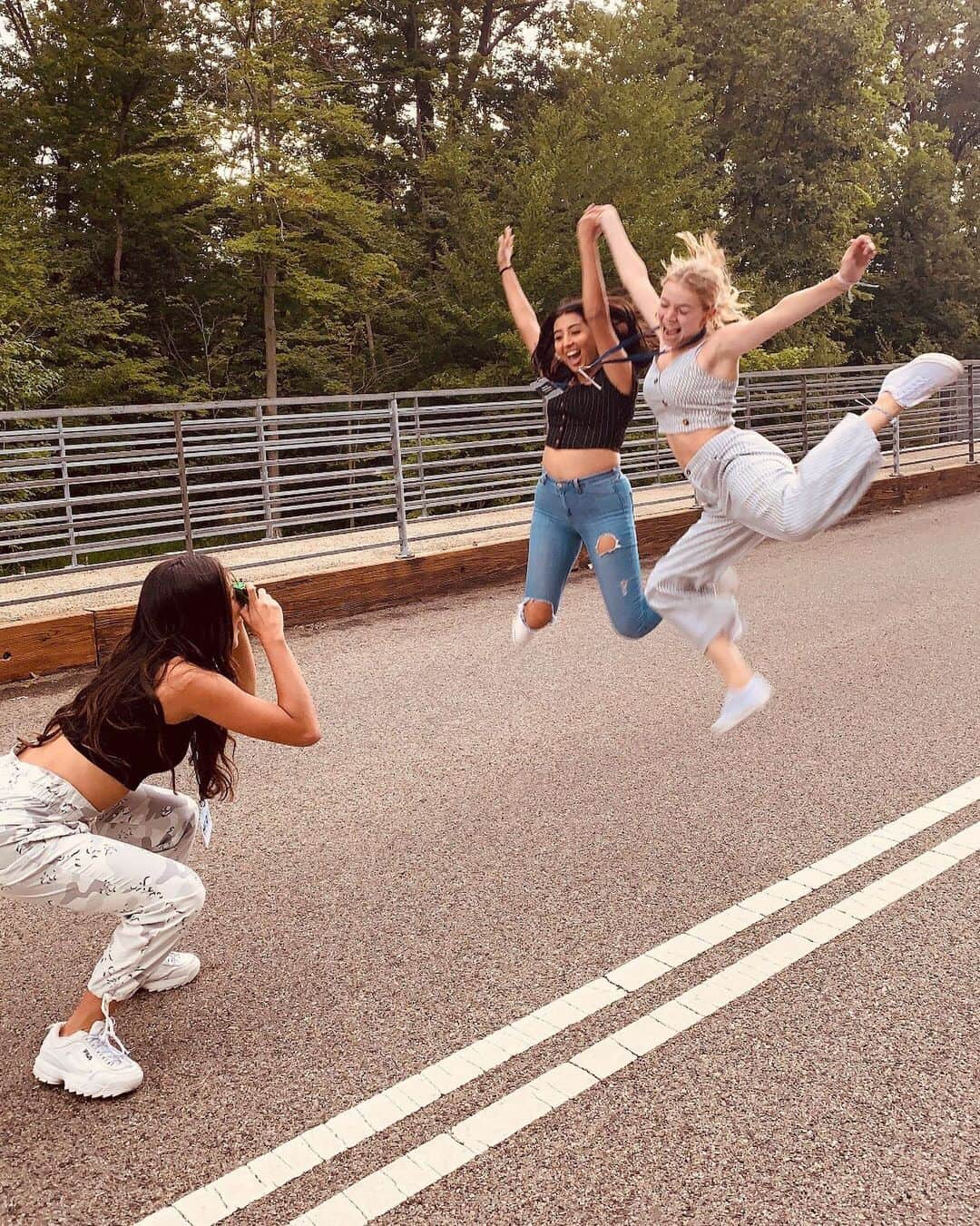 Hollister Co.さんのインスタグラム写真 - (Hollister Co.Instagram)「Jumping to conclusions (about how much we ❤️ our agents) like... Head to our IG story for all of the last day HCON moments! Can it never end? #HollisterCollective」8月9日 4時57分 - hollister