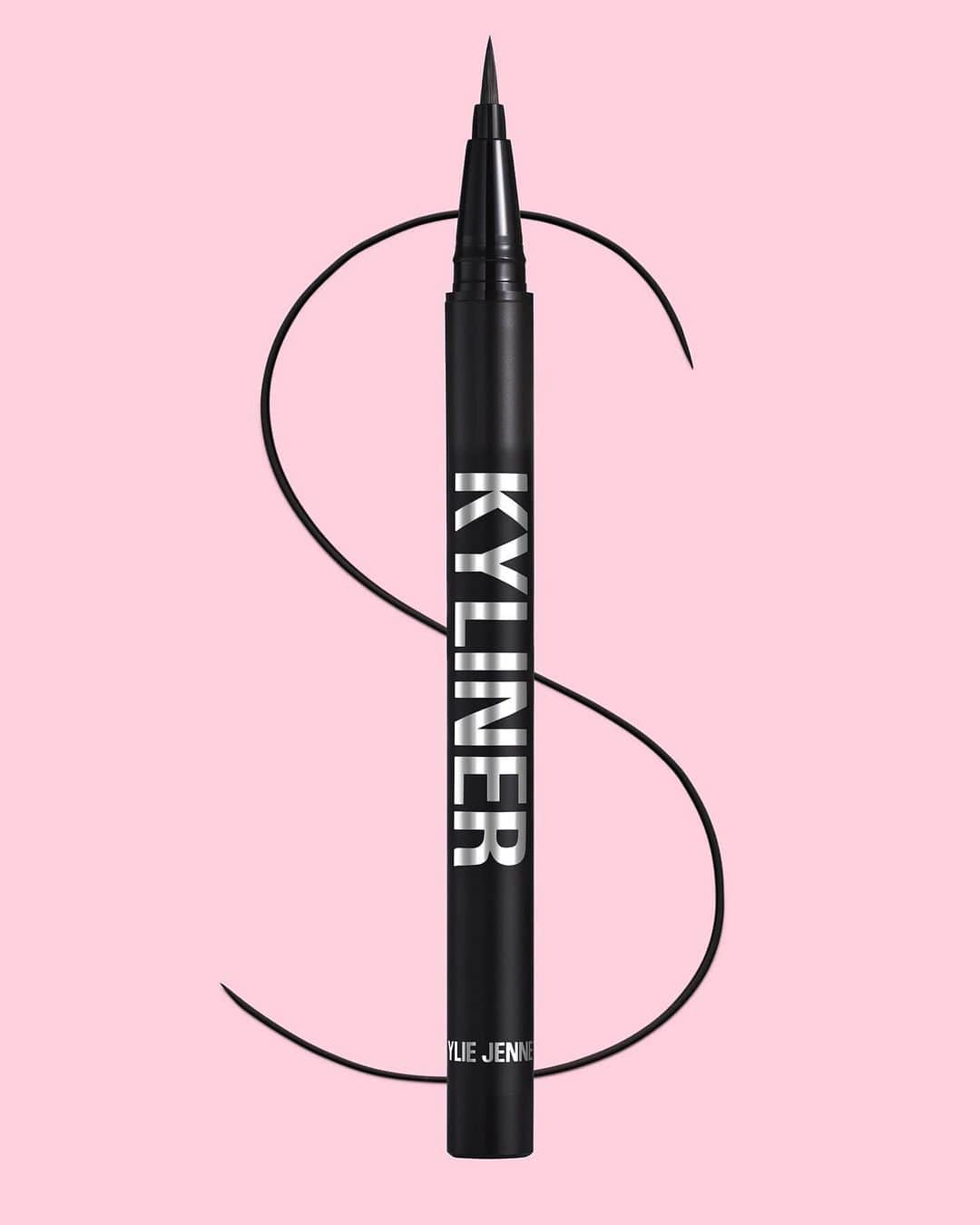 Kylie Cosmeticsさんのインスタグラム写真 - (Kylie CosmeticsInstagram)「💰 KYLINER 💰 who’s excited about our first ever liquid brush tip eyeliner?! 💸💕 #BirthdayCollection」8月9日 5時12分 - kyliecosmetics