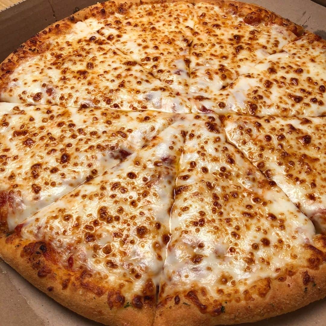 Domino's Pizzaさんのインスタグラム写真 - (Domino's PizzaInstagram)「The perfect pizza doesn’t ex—」8月9日 5時15分 - dominos