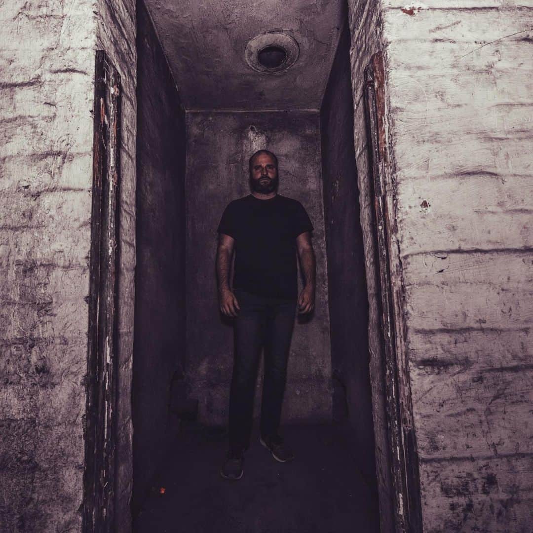 Shinedownさんのインスタグラム写真 - (ShinedownInstagram)「#TBT to when we went on a private night tour of the Ohio State Reformatory while we were in town for @inkcarcerationfestival... Pretty epic! Name the movie(s) that were filmed here... . . 📷 @sanjayparikhphoto #shinedown #inkarcerationfestival #ohiostatereformatory #throwbackthursday #movietrivia」8月9日 5時50分 - shinedown