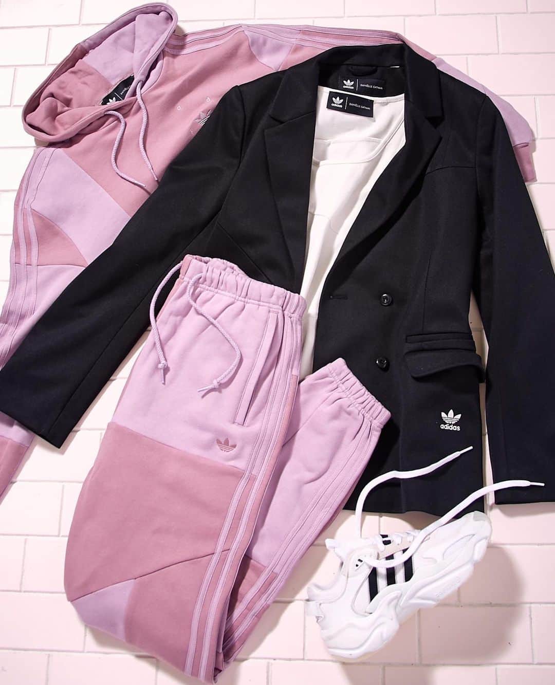 Urban Outfittersさんのインスタグラム写真 - (Urban OutfittersInstagram)「Doesn't get better than this: tap to shop pieces from the @adidasoriginals x @daniellecathari collection. #UOonYou」8月9日 6時01分 - urbanoutfitters