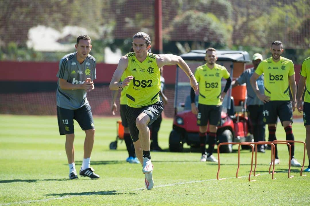 フィリペ・ルイスさんのインスタグラム写真 - (フィリペ・ルイスInstagram)「Trabalho e mais trabalho!!! ( principalmente velocidade🏃🏼‍♂️💨 😉) 📸 @alexandrevidalfotografo」8月9日 6時10分 - filipeluis