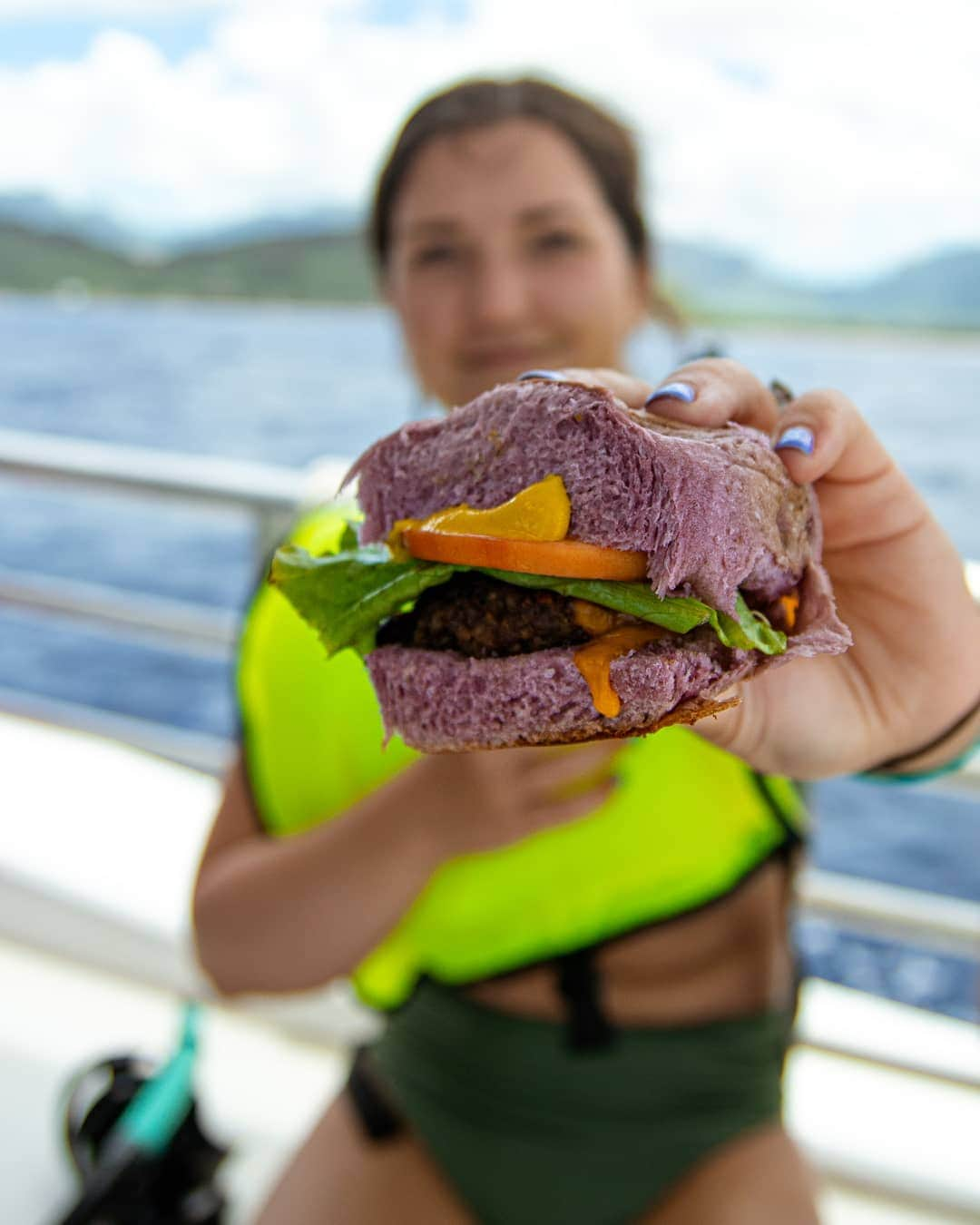 And Youさんのインスタグラム写真 - (And YouInstagram)「You will be ready to dive into our delicious burgers after your dolphin dip! ​​. ​. ​. ​. ​. ​. ​. ​. ​. ​. ​. ​. ​. ​. ​. ​#hawaii #hawaiivacation #oahu #oahutours #hawaiistagram #unrealhawaii #hawaiiholiday #dolphins #wilddolphin」8月9日 6時17分 - dolphinsandyou