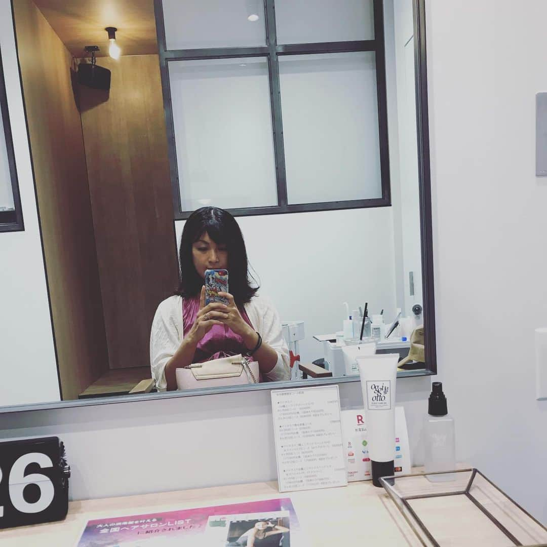 小林亜里紗さんのインスタグラム写真 - (小林亜里紗Instagram)「#実家泊 #弟からのプレゼント #専門店 での #極上ヘッドスパ #ゴッドハンド #90分コース #美容院 なのに #バリスタ が淹れる #コーヒー付き #カフェラテ #ありがとうございました ♡ #シーインフィニート」8月9日 17時50分 - teketekearinko