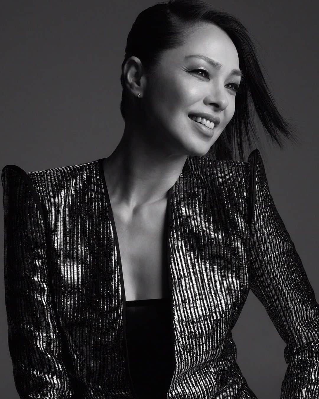 川原亜矢子のインスタグラム：「Renewed my website✨ Big thanks to my lovely crews❣️ ウェブサイトをリニューアルしました✨ スタッフの皆さん 有難う🌷  www.ayakokawahara.com  #川原亜矢子 #ayakokawahara #redouté #ルドゥテ」