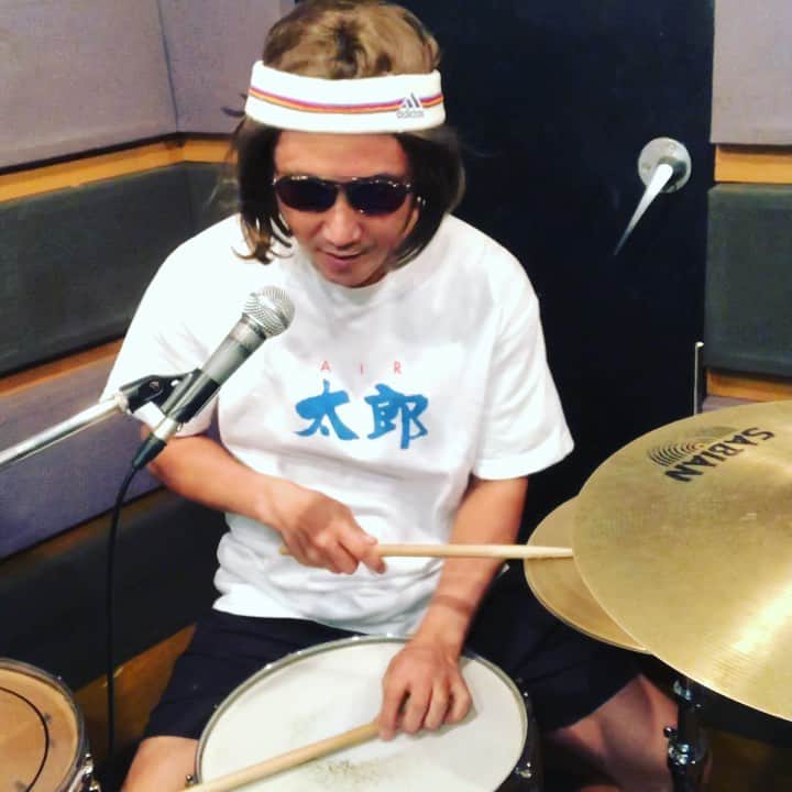 おたこぷーのインスタグラム：「ドラム漫談 #40 理由(わけ) #ドラム #漫談 #お笑い #おたこぷー #吉本興業 #エージェント契約 #天草 #福岡 #脇山口 #東京 #学芸大学 #中井 #野方 #世田谷代田 #下北沢 #広尾 #八幡山 #南麻布 #今 #あいみょん #滝川クリステル #渋野日向子 #パリジェンヌ」