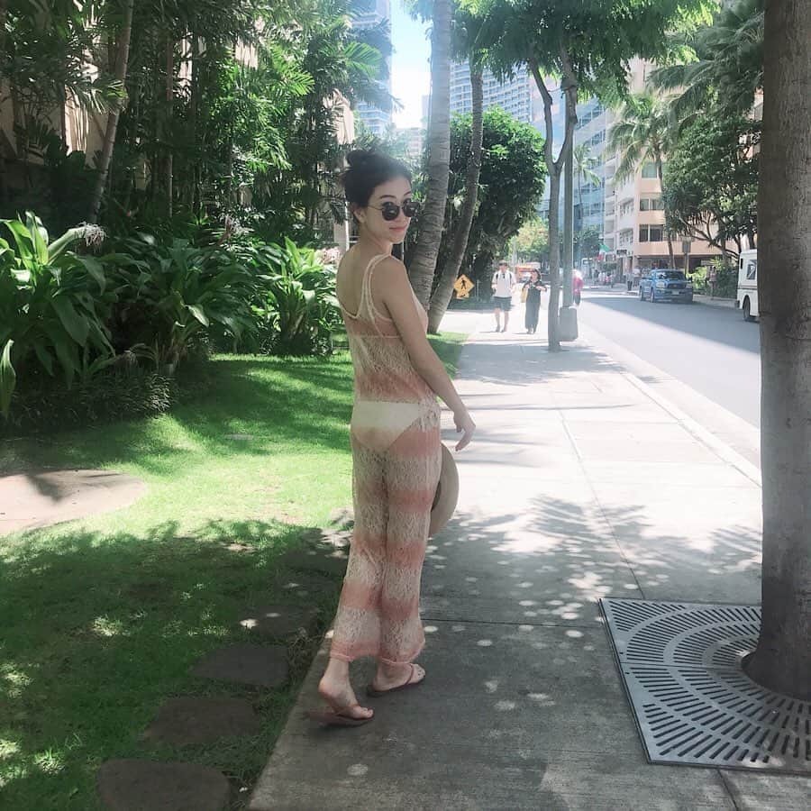 のインスタグラム：「母から貰ったスケスケ服 暑いから着たいけど日本では着られないね😆💦 具材を切って煮るだけの「時短料理」 ブログupしました♪ よかったら見てね🍳 . #photobymom #母 #プレゼント #スケスケ #レース #真夏 #夏 #猛暑 #時短 #時短料理 #ブログ #ブログ更新 #レシピ」