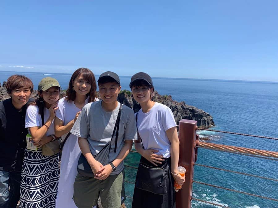 八坂芽依のインスタグラム：「私の夏休み第1弾✈️💓🏝 #伊豆旅行 計画者、鮫さんのおかげですごい楽しい旅行になりました！ さすがです😊 楽しい時間をありがとうございました❤️ 旅行でわかったこと ①虫が本当に無理だった。 ②私は子供よりびびりだった。 ③この歳でも夜は修学旅行みたいになる。 以上。 また行けたら行きたいです！ ありがとうございました⭐️ #夏休み #INAC神戸」