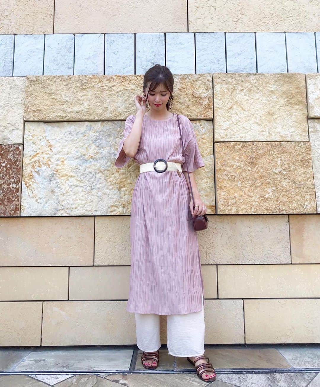 haruru0724さんのインスタグラム写真 - (haruru0724Instagram)「#code . . バッグは @shopnikoniko ❤︎ コロンとした形が可愛いし、 色もワイン色がお気に入り🍷 . . このバッグが、 ZOZOTOWN店限定のタイムセールで  1,814円 → 1,699円に✨ 8月9日(金)13:00 ～ 8月13日(火)10:59までなので、 是非チェックしてみて下さい♡ . . . #ショップにこにこ_zozotown #ママコーデ #ママファッション #シンプルコーデ #プチプラコーデ #大人可愛い #大人カジュアル #今日のコーデ #着回しコーデ #大人女子コーデ #30代コーデ #きれいめカジュアル #きれいめコーデ #カジュアルコーデ #セミロング #アッシュグレー #zara #ザラシューズ #ザラコーデ #mamagirl #locari #ponte_fashion #mineby3mootd #ootd_kob #おしゃれさんと繋がりたい #오오티디 #韓国ファッション」8月9日 17時09分 - haruru0724