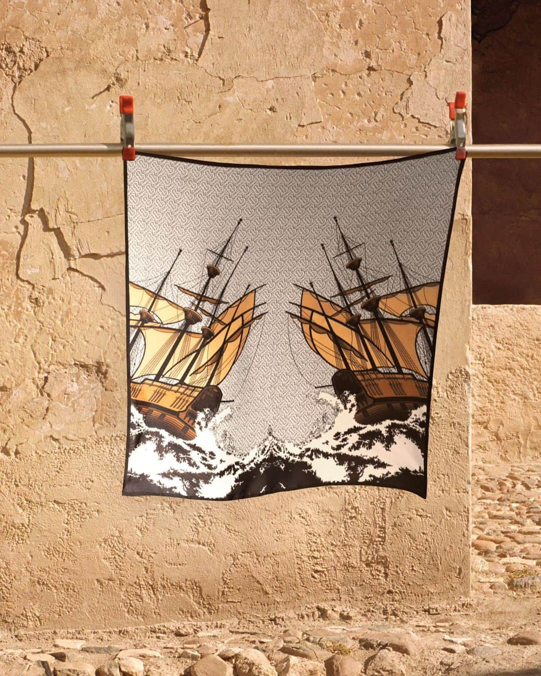 Burberryさんのインスタグラム写真 - (BurberryInstagram)「Tales of the sea . Our Italian-woven scarf is printed with the #ThomasBurberryMonogram and overlaid with a hand-drawn illustration of a traditional ship sailing across the ocean . #TBRT #BurberryGeneration」8月9日 17時25分 - burberry