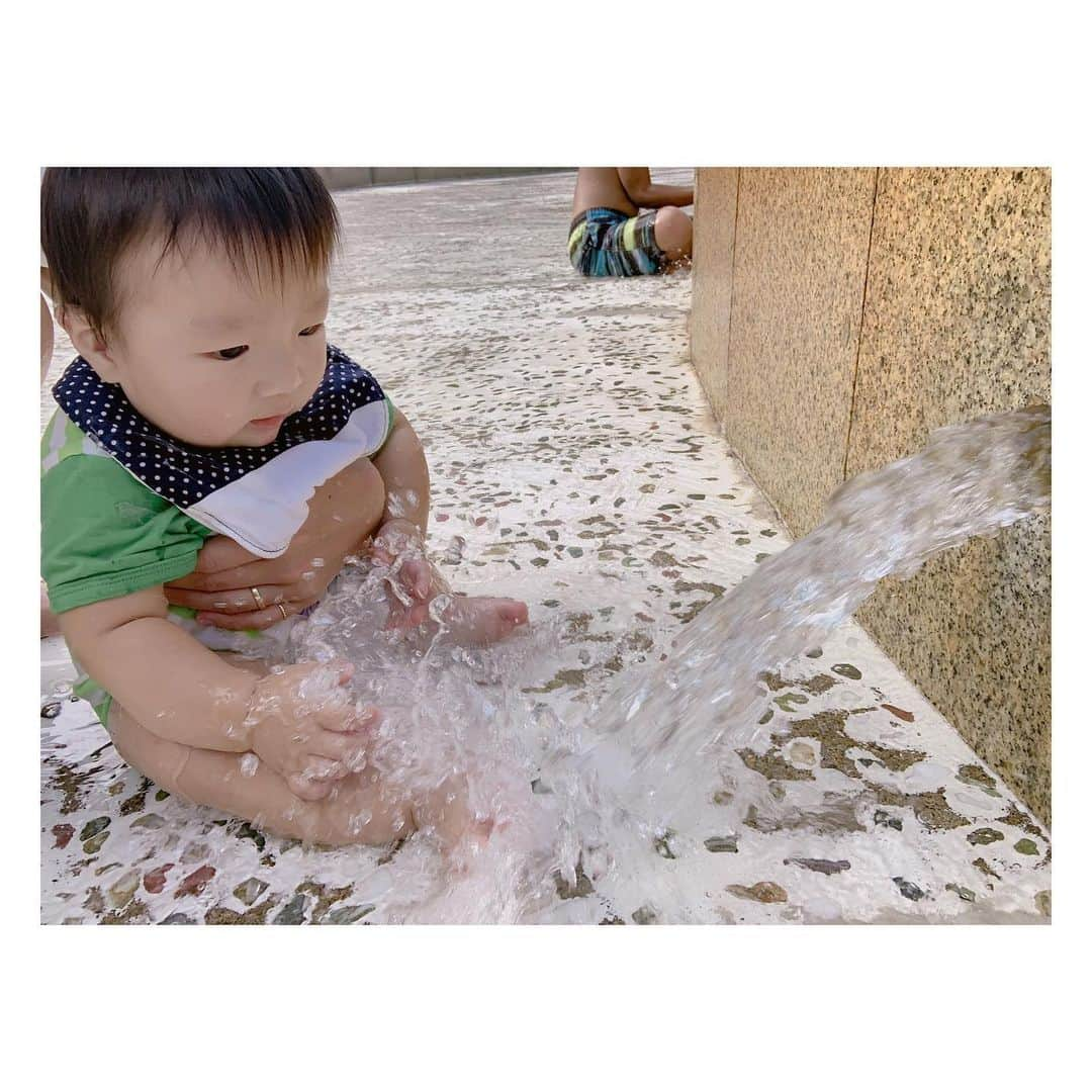 辻希美さんのインスタグラム写真 - (辻希美Instagram)「今日は公園の噴水⛲️で遊んできました😁💕💕👌" #公園 #噴水 #⛲️ #家にいるとゲームばっかりやりがち なので😤 #外に出て遊ばせる作戦 #めっちゃ楽しんだ #めっちゃ喜んだ #よかった #大成功 #また行こう #⛲️💕」8月9日 17時33分 - tsujinozomi_official