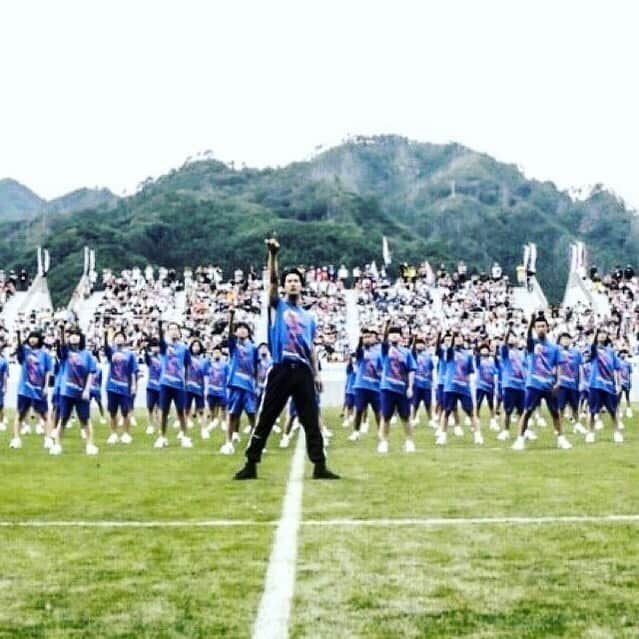 橘ケンチさんのインスタグラム写真 - (橘ケンチInstagram)「2018年8月19日、岩手県の釜石鵜住居復興スタジアムにて『ダンスで日本を元気に！夢の課外授業中学生Rising Sun Project 2018』の発表会が開催されました。 2011年3月11日に東日本大震災が起こった後に、EXILEとして復興支援ソング『Rising Sun』をリリースさせていただき、被害を受けた東北の子供達を中心に日本中の子供達とEXILEメンバー、LDHの所属メンバーで『Rising Sun』を一緒に踊り、復興を願い活動してきました。 #thisisme#kenchi#tachibana#橘ケンチ#kenchitachibana#ldh#exile#japanese#japaneseactor#actor#performer#instagood #instalike #instadaily #tbt #love #dream #happiness #people #social #peace #together  #risingsun #釜石 #rugby #worldcup #field #green #team」8月9日 17時45分 - kenchitachibana