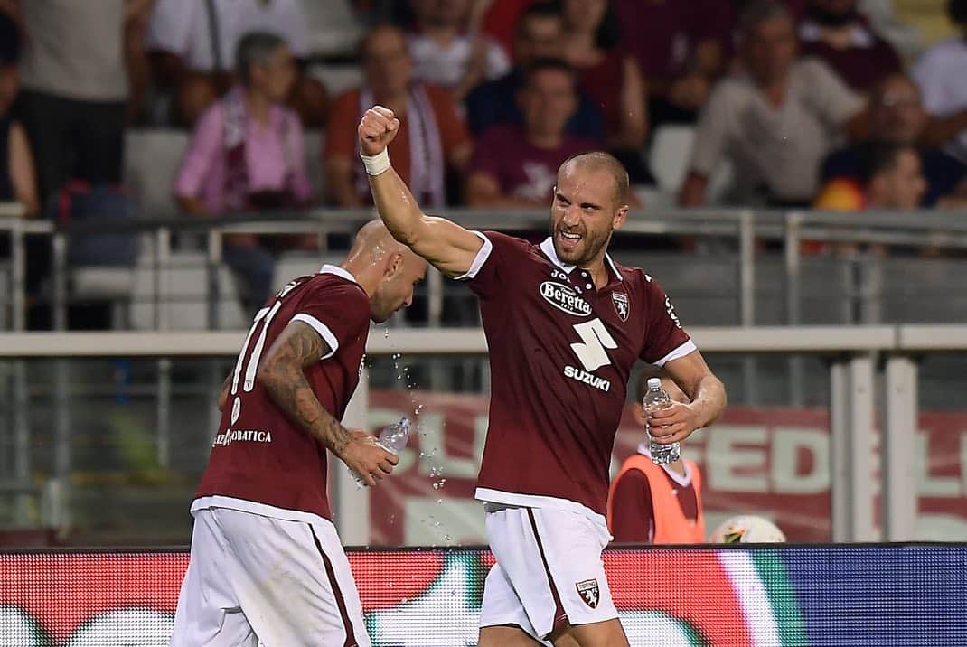 ロレンツォ・デ・シルヴェストリのインスタグラム：「Prima partita in casa della stagione,grande vittoria e primo gol europeo! Avanti! Bravi tutti! 💪🏻⚽️🇪🇺@torinofc1906 @europaleague #torino #victory #passion  Chi era presente allo Stadio? 🏟」