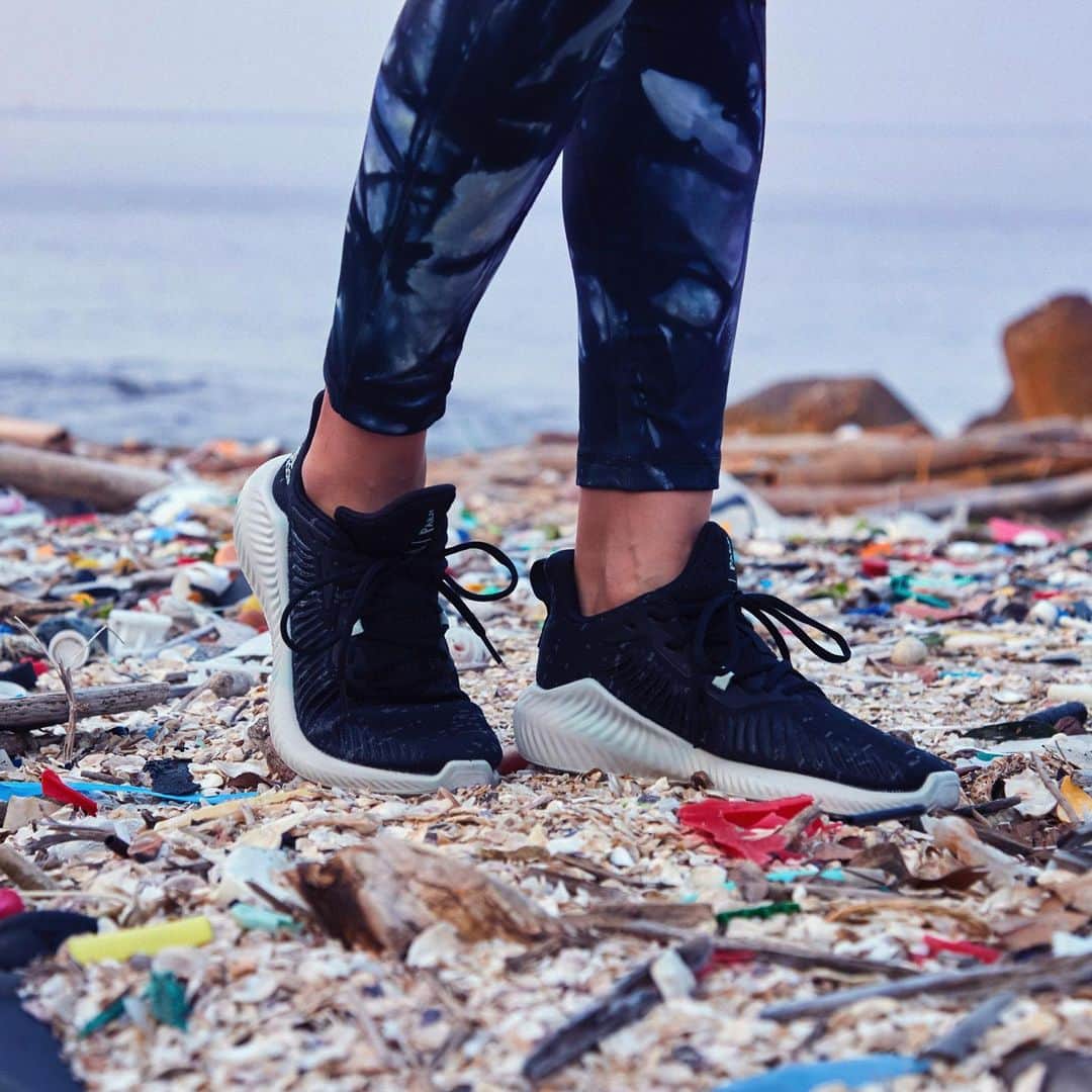 ADIDASTOKYOさんのインスタグラム写真 - (ADIDASTOKYOInstagram)「“私が目にしたビーチのゴミはほんの一部。世界でいえば、ごくわずかな一片でしかないと思うとゾッとしました。⁣ 世界の海岸にはどれだけのゴミが溢れているのだろうか” - @na5mink⁣ ⁣ サステナブルなadidas x Parley コレクションはadidas直営店、オンラインショップにて発売中。　⁣ ⁣ @parley.tv⁣ 📸: @tatsuya_yamanaka_⁣ #adidasParley #adidastokyo #アディダス #東京 #トレーニング」8月9日 17時40分 - adidastokyo