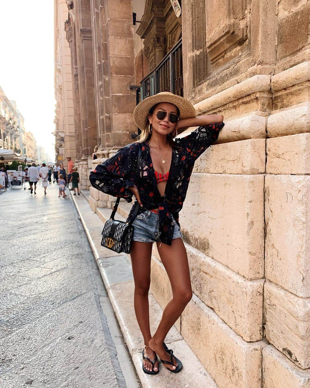 ジュリー・サリニャーナさんのインスタグラム写真 - (ジュリー・サリニャーナInstagram)「Tourist. 🍒」8月9日 9時00分 - sincerelyjules