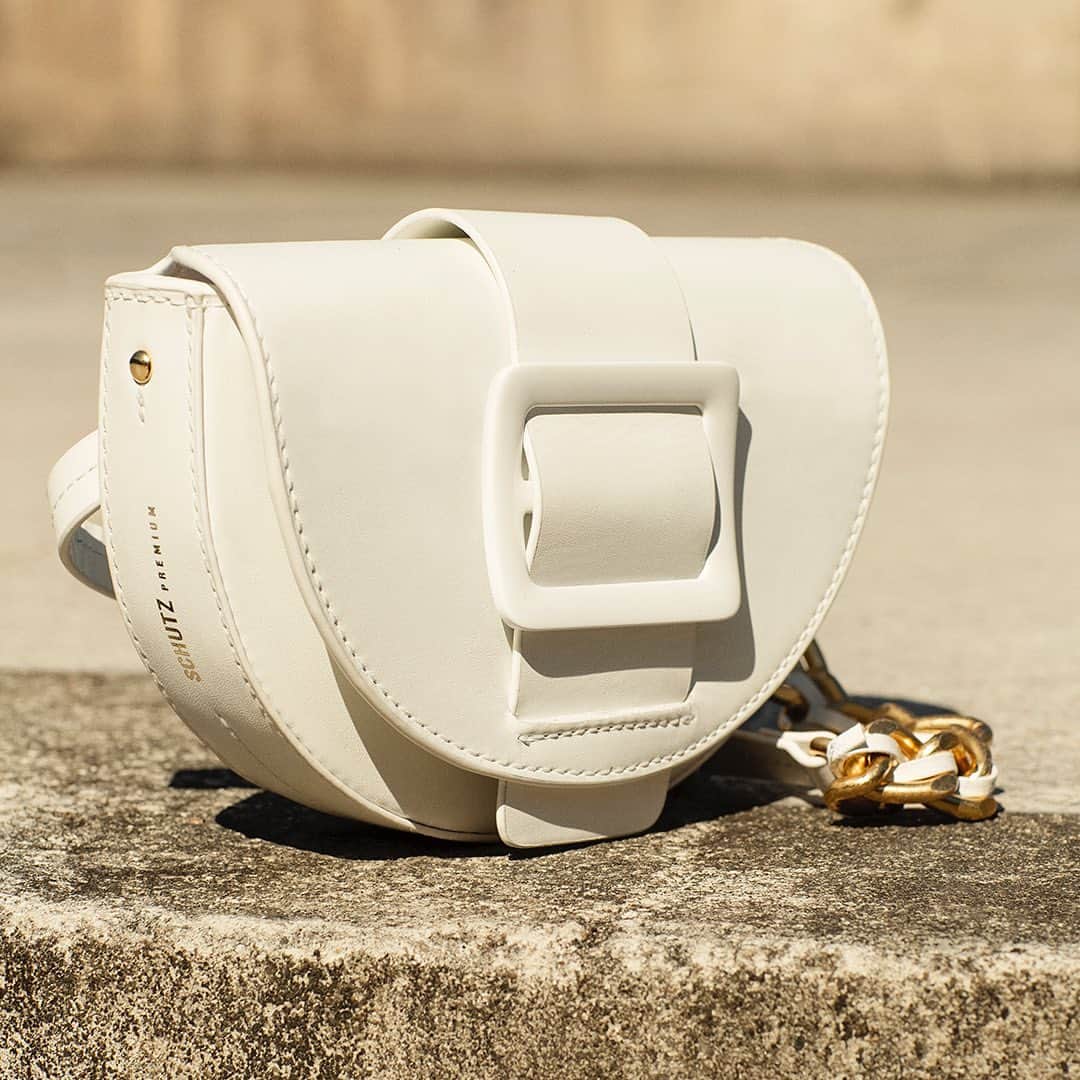 Schutzのインスタグラム：「TREND NOW: the new #schutzhandbags | #schutzsummer #unlockyourcity」