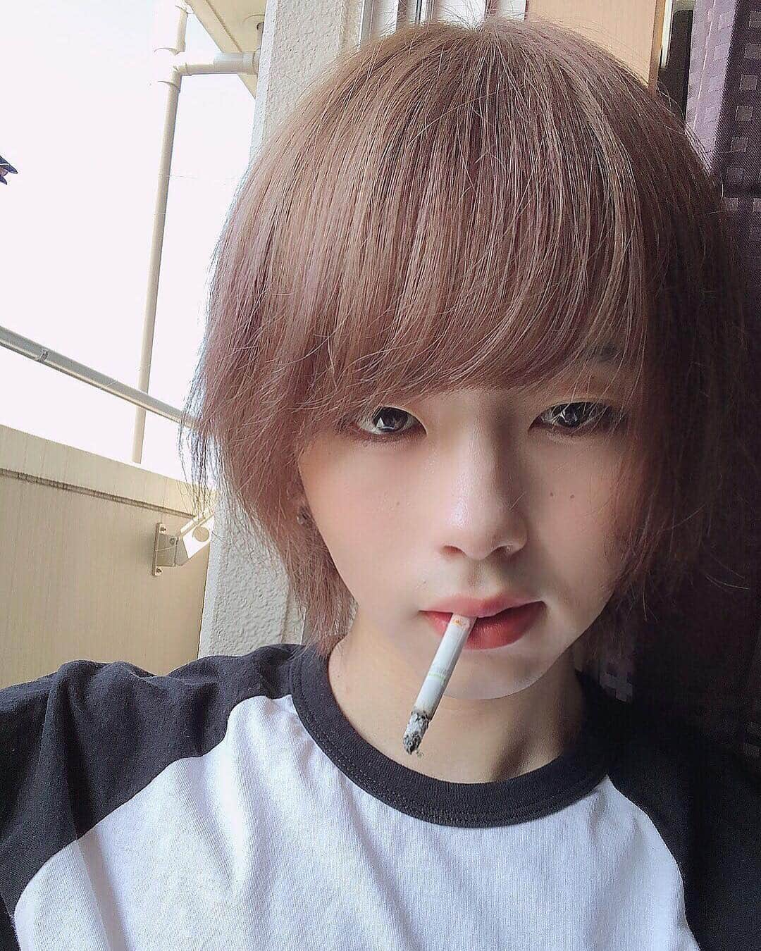 齋藤正太さんのインスタグラム写真 - (齋藤正太Instagram)「@mmh___01  new hair  ブロンドミルクティー  #マッシュ男子 #seventeen #マッシュ#メンズヘア #メンズカット#韓国好きな人と繋がりたい #メンズウルフ #パーマ#スパイラルパーマ#ツイストパーマ#渋谷美容室#ヘアスタイル#マッシュウルフ#メンズカラー#美容師#韓国ファッション#横顔男子#ウルフカット #ullzangstyle#センターパート」8月9日 9時17分 - signal8756