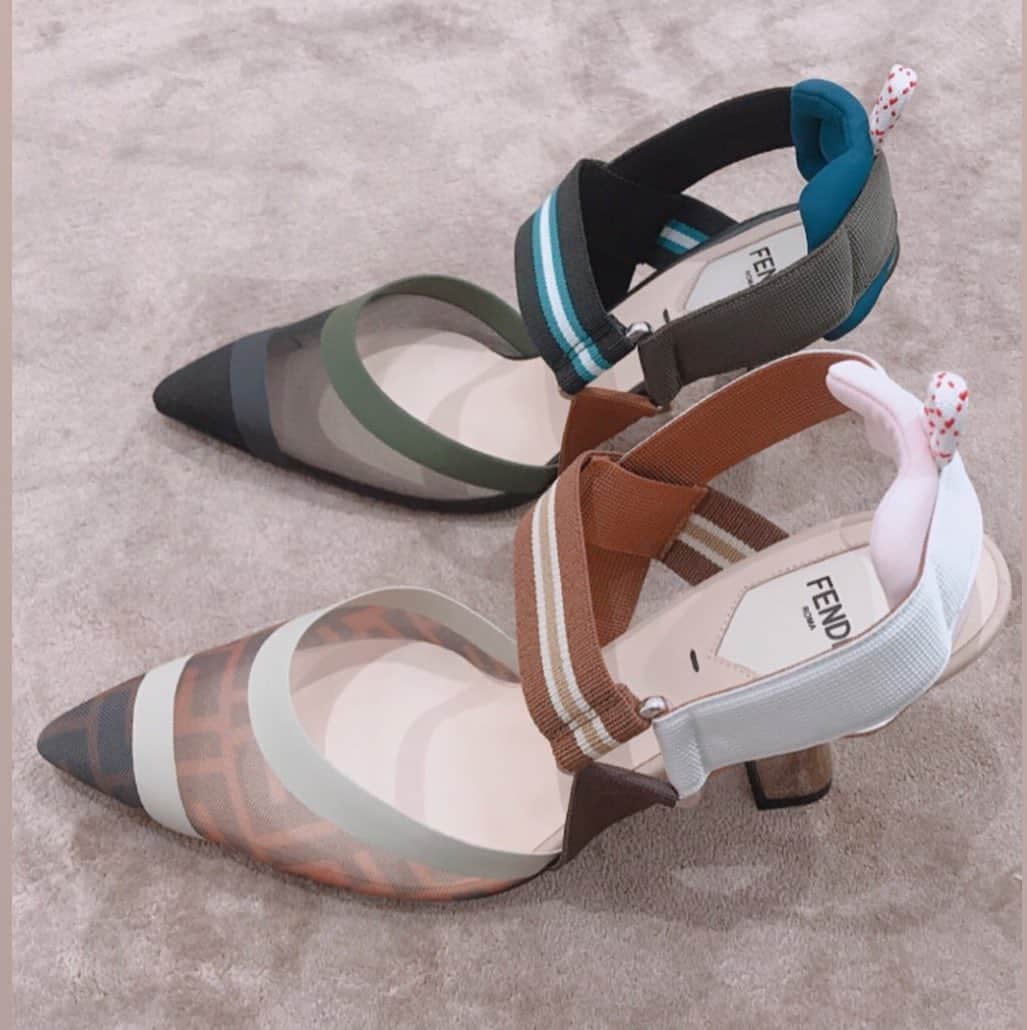 金子エミさんのインスタグラム写真 - (金子エミInstagram)「素敵な靴は素敵な場所へ連れて行ってくれる👠💘👠💘そういうから…3月スペイン🇪🇸で素敵な靴を買っておいた👠。本当かな？ #fendi #highheeled #shoes #highheels #heels」8月9日 9時21分 - emikaneko1114
