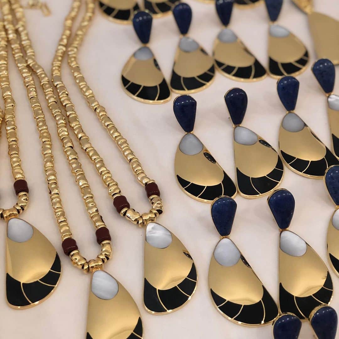 Monica Sordoのインスタグラム：「Our Mochima Collection is live! Here two of my must have of the season ✌🏼✨ The Garzón Earrings and Garzón Opera Collar! #MonicaSordo #FW19 #Venezuela」