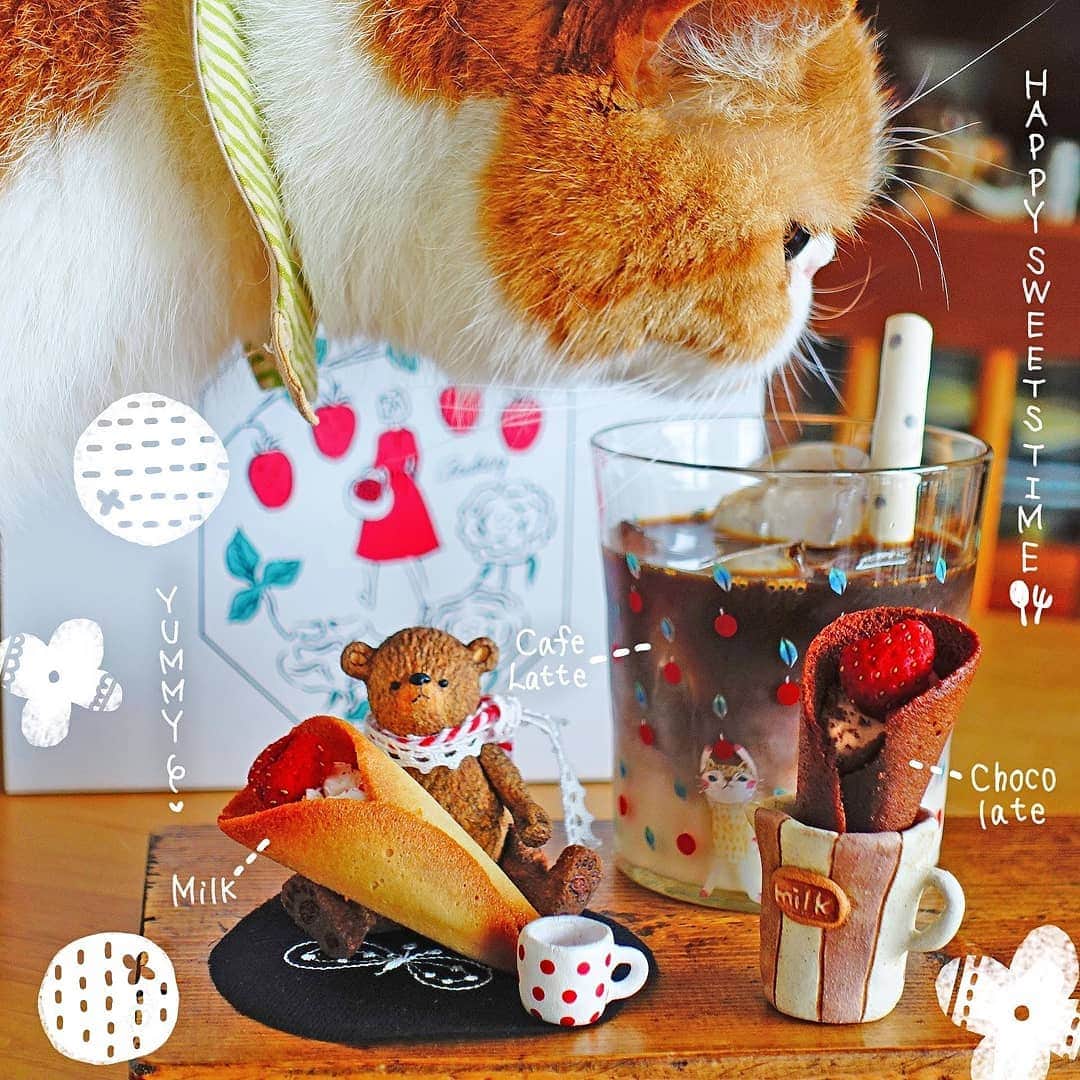 なっつ。さんのインスタグラム写真 - (なっつ。Instagram)「2019.8.9.friday とぅちゃんの出張土産♬ 東京駅で#オードリー の #グレイシア 買ってきてくれた♡ いつも売り切れて買えないから嬉しいー🙌 ぽっちゃんぐいぐい来る(笑) . ミルクとチョコの2種類♬ たぁいくって美味しい♡ ヨックモックのシーガルに クリームが入って 上にフリーズドライのいちご🍓が乗った！ 的な感じのお菓子♬ シガール大好きなので もちろん美味しい！！ 何より見た目がかわゆいー😊 いつもありがとうー！ . . 暑い毎日ー😭 気合いいれて頑張ってこー😆👍❤️ ・ ・ ・ #audrey#gracia#東京#東京駅#tokyostation#なっつの絵日記」8月9日 9時37分 - punipopo
