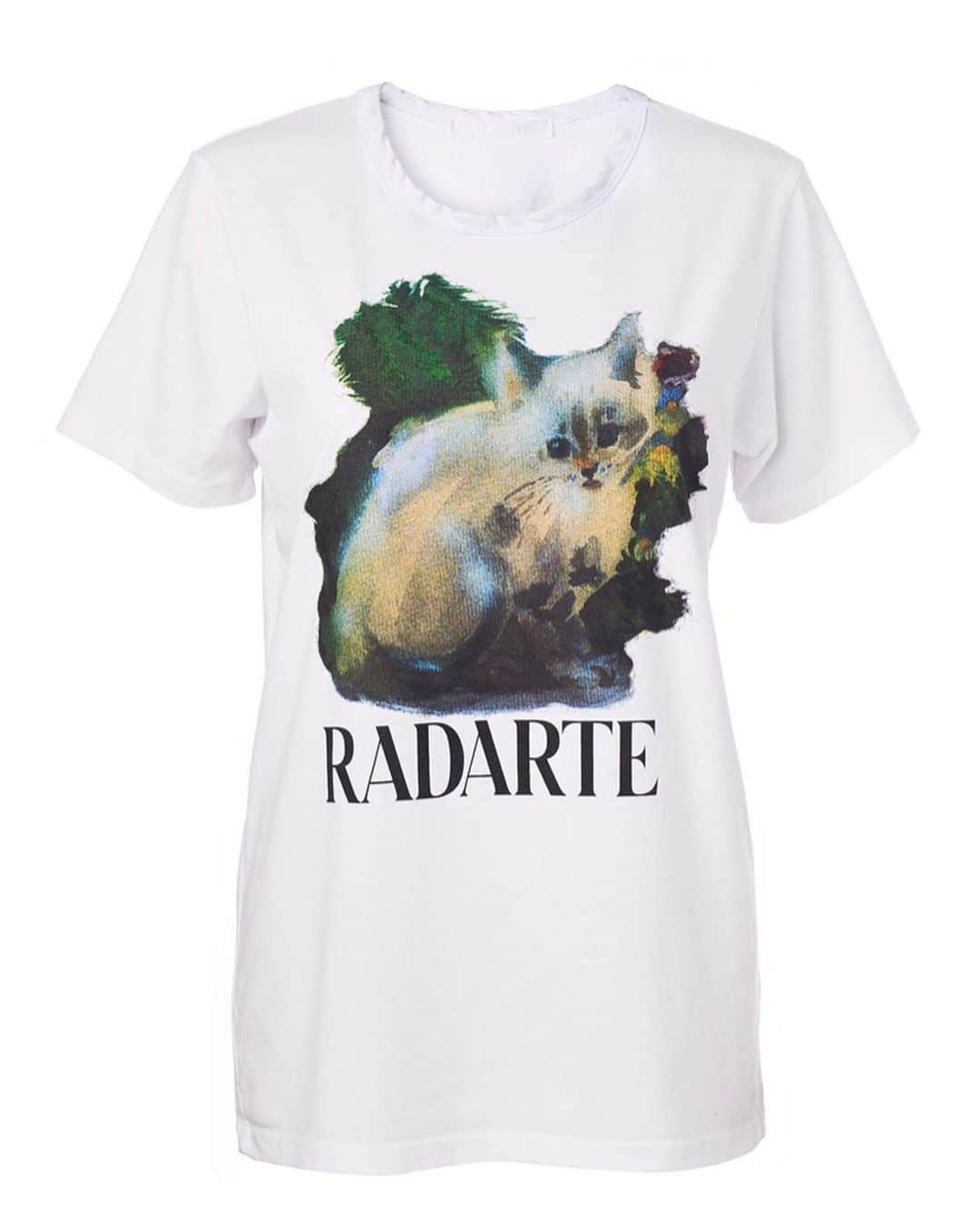 ロダルテさんのインスタグラム写真 - (ロダルテInstagram)「Happy #internationalcatday🐱 Our first cat’s name was Merlin! Tell us yours! We’re so excited for these limited edition Radarte t-shirts and sweatshirts featuring artwork by @marieastman_artist. They are now exclusively available at @fredsegal in store and online! #rodarte」8月9日 9時43分 - rodarte