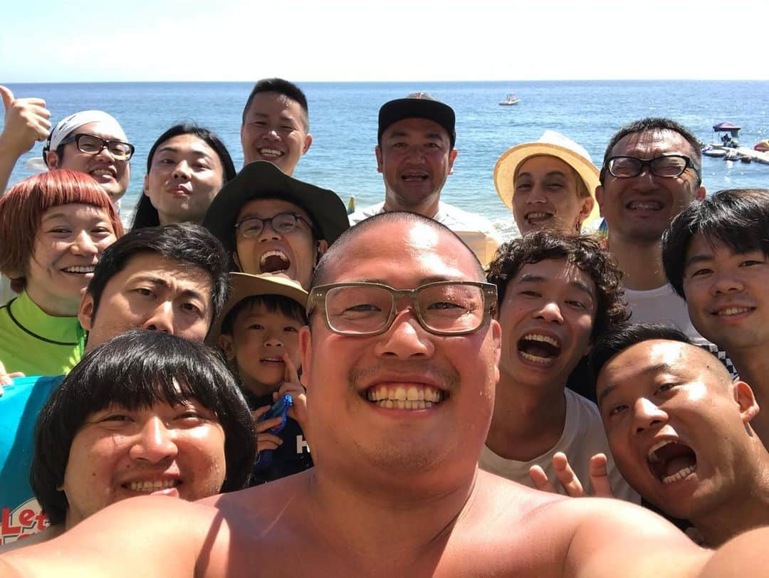 たむらけんじさんのインスタグラム写真 - (たむらけんじInstagram)「淡路島の夏休み最終日！！！ まだまだまだ夏するよー！！アリーナーーー！！！ #たむけん #シーアイガ海月 #グランアイガ #海月館 #吉本興業の愛すべき後輩達」8月9日 9時49分 - tamuradojou