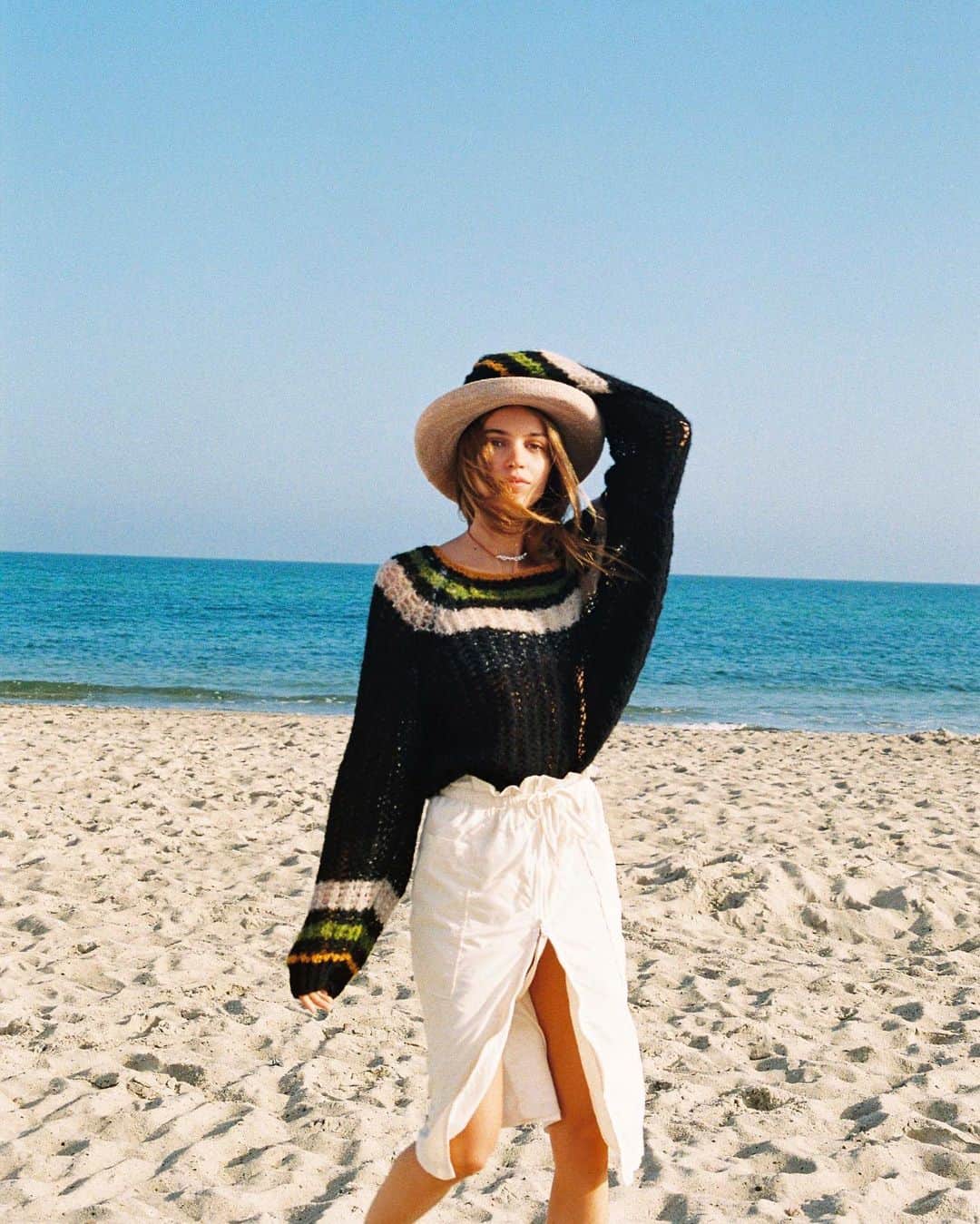freepeopleさんのインスタグラム写真 - (freepeopleInstagram)「Crochet all day. Head to our new arrivals to check out cute sweaters for now and later.」8月9日 9時51分 - freepeople