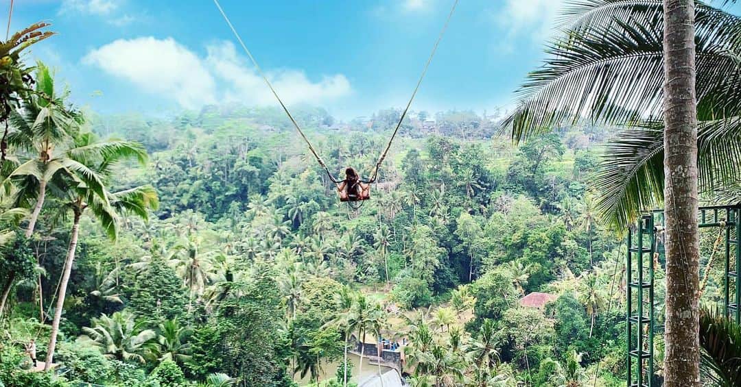 黒口那津のインスタグラム：「BALI SWING 🌴 高いところと スピードが早いものが好き💕 #バリ #バリスイング #bali #baliswing」