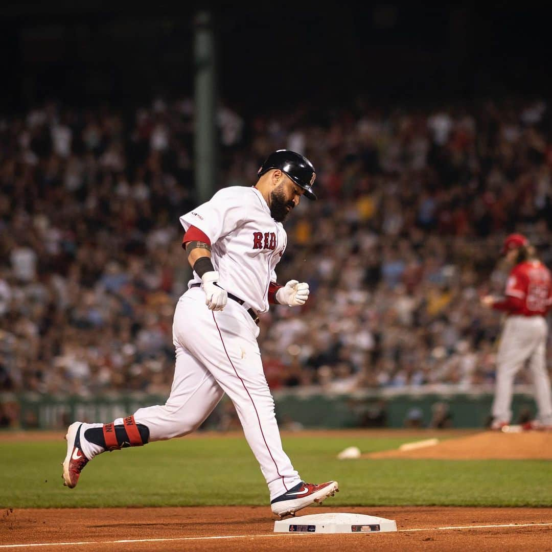 ボストン・レッドソックスさんのインスタグラム写真 - (ボストン・レッドソックスInstagram)「#TBT to a few innings ago 💪」8月9日 9時58分 - redsox