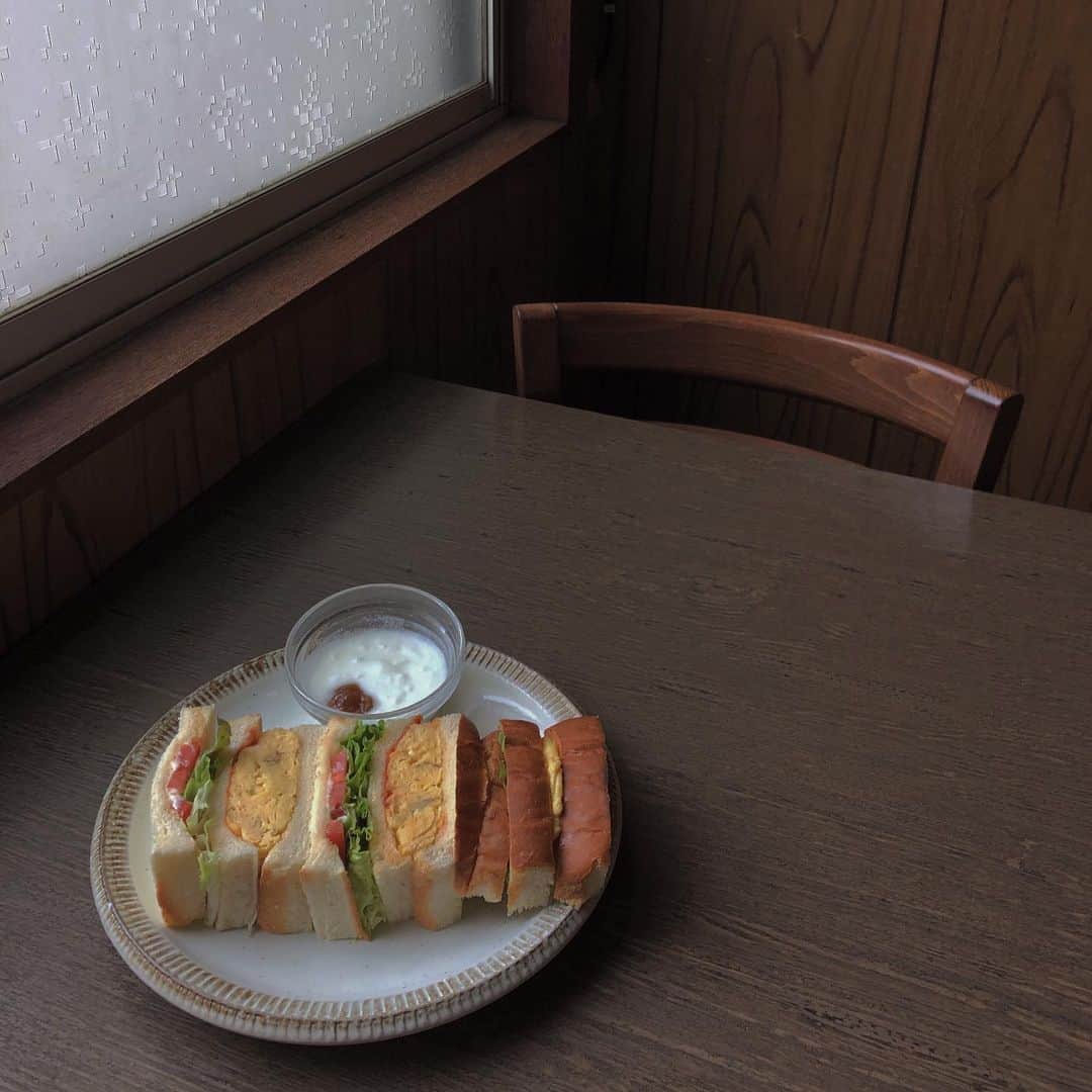 大上陽奈子さんのインスタグラム写真 - (大上陽奈子Instagram)「たまごサンドも、カレーみたいに色んなお店のもの食べ比べたい欲あるのです🥚🤤」8月9日 10時02分 - passcode_hina
