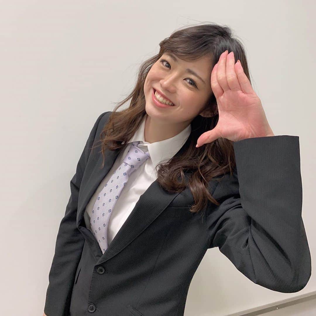 武井玲奈さんのインスタグラム写真 - (武井玲奈Instagram)「. . 今日も笑顔でがんばっていきまっしょい！ . . #がんばっていきまっしょい #ちょうど世代 #学生時代 #部活 #死ぬ気で走って #死ぬ思いで打ち込んでたあの頃 #試合前に行ってたな #どんなときも笑顔で #昔は自分の笑顔が嫌いやったな #今日もよろしくお願いします #笑 #友達に会いたい今日この頃 #スーツ女子 #武井玲奈 #shooting #avex #model #lol #suit」8月9日 10時16分 - takeirena