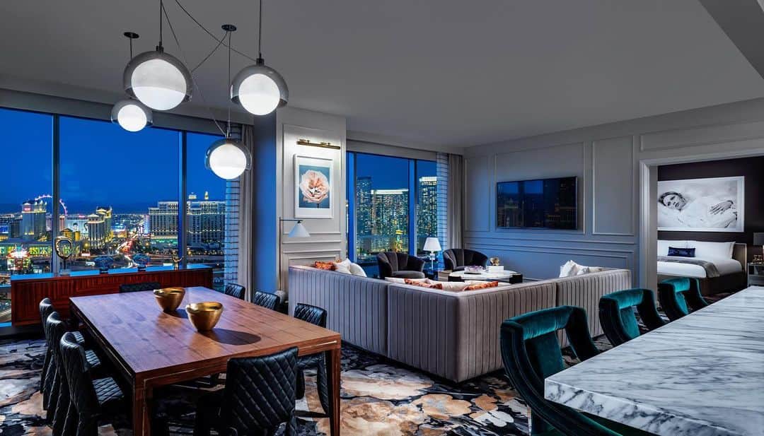 Palms Casino Resortのインスタグラム：「The best view in the house—from your personal bar to your bedroom.」