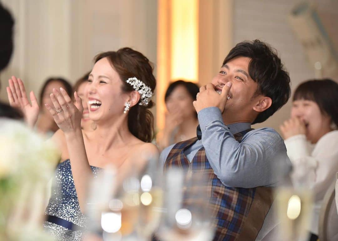 アニヴェルセル 大阪 公式さんのインスタグラム写真 - (アニヴェルセル 大阪 公式Instagram)「. . とーっても素敵なおふたりの笑顔☺︎🧡 お世話になった大好きな人たちと過ごす 幸せなひと時はおふたりにとって いつまでも大切な記念日の想い出ですね！ . .  #結婚式 #ウエディングフェア#ウェディングフェア #ブライダルフェア #模擬挙式 #試食 #プレ花嫁 #関西プレ花嫁 #日本中のプレ花嫁さんと繋がりたい #marry花嫁#笑顔#アニスタグラム#happy #wedding #smile #bride #love #anniversaire #bouquet #ウェディング #ウエディング #アニヴェルセル #アニヴェルセル大阪 #アニ嫁 #日本中のアニ嫁さん#記念日」8月9日 10時44分 - anniversaire_osaka