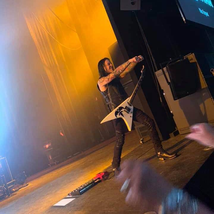 Queensrycheさんのインスタグラム写真 - (QueensrycheInstagram)「Parker taking hold at Effenaar in Eindhoven, Netherlands (photo credit Wim Van de Groep) #queensrÿche #parkerlundgren🎸 #takehold #eindhoven #netherlands」8月9日 10時42分 - queensrycheofficial