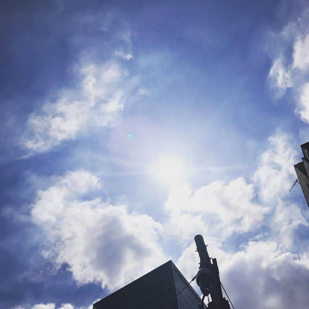 川原洋二さんのインスタグラム写真 - (川原洋二Instagram)「暑すぎるでしょ、、、 日差し強すぎるでしょ、、、 #令和の夏 #原宿の夏天」8月9日 10時49分 - yohji_kawahara