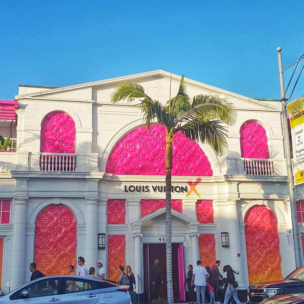 JUNO さんのインスタグラム写真 - (JUNO Instagram)「LOUIS VUITTON X 👛👠 #LOUISVUITTONX #rodeodrive #beveryhills #louisvuittonla #louivuittionpopup #louisvuittiongallery」8月9日 10時57分 - kimmooyoung