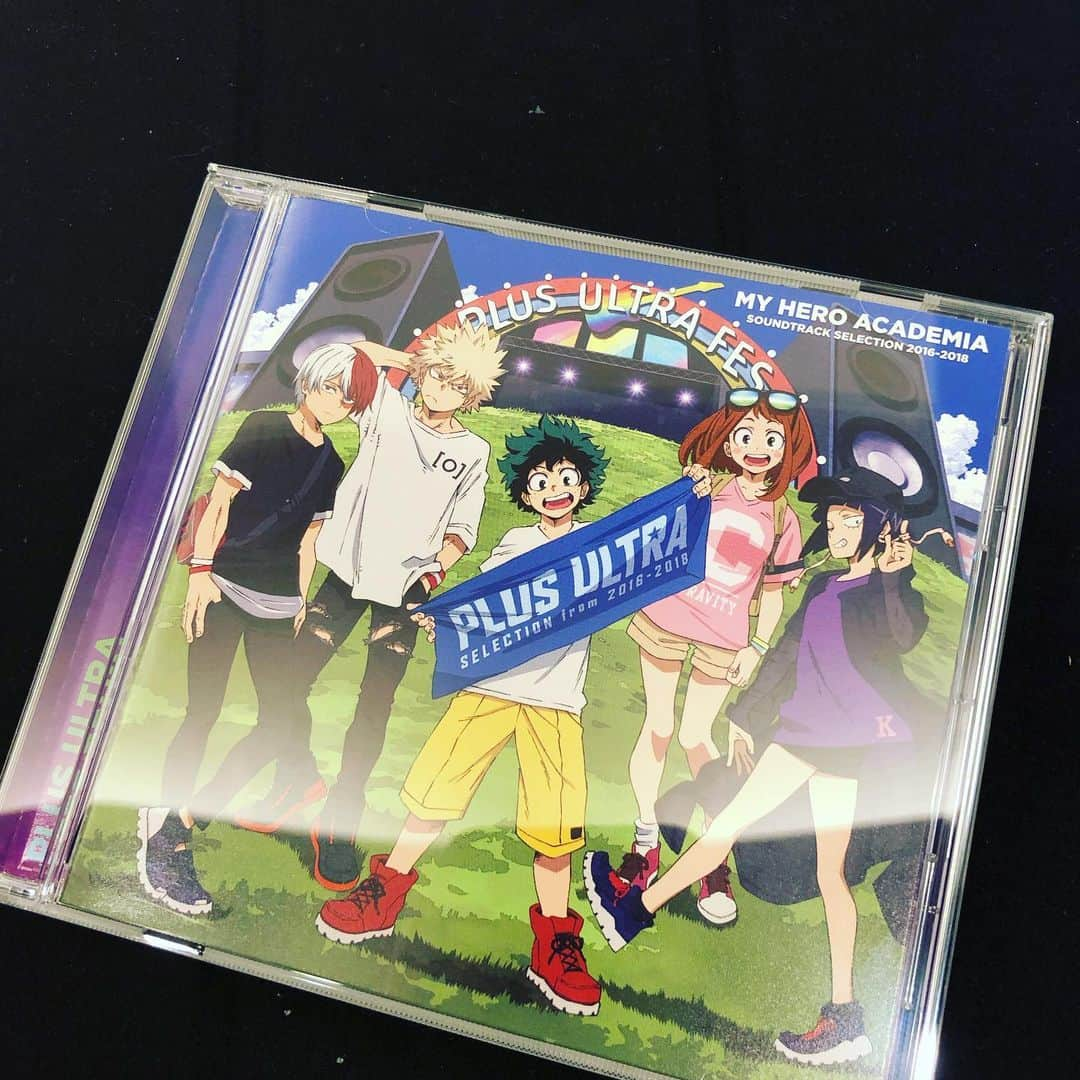 林ゆうきさんのインスタグラム写真 - (林ゆうきInstagram)「もうすぐ発売の「MY HERO ACADEMIA SOUNDTRACK  SELECTION 2016-2018」のサンプルを頂きました！  ヒロアカのウインドコンサートも近いし色々楽しみ！ https://heroaca-concert.jp/」8月9日 11時20分 - yukihayashi1231