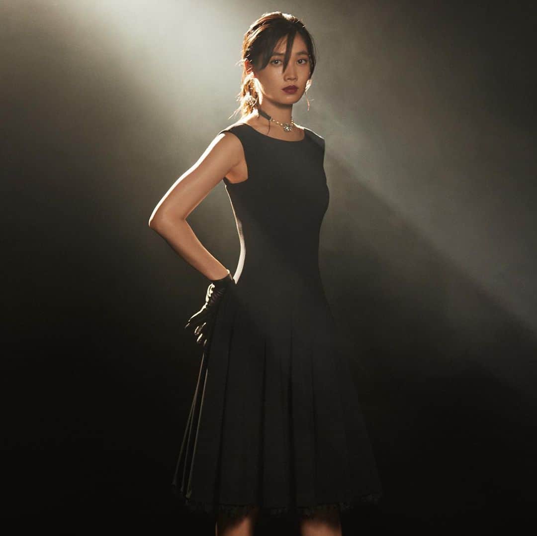 のインスタグラム：「・ Aveniretoile 2019 AUTUMN LOOKBOOK UPDATE ・ #aveniretoile #aveniretoilecouture #mid_e_shopping #mid_official」
