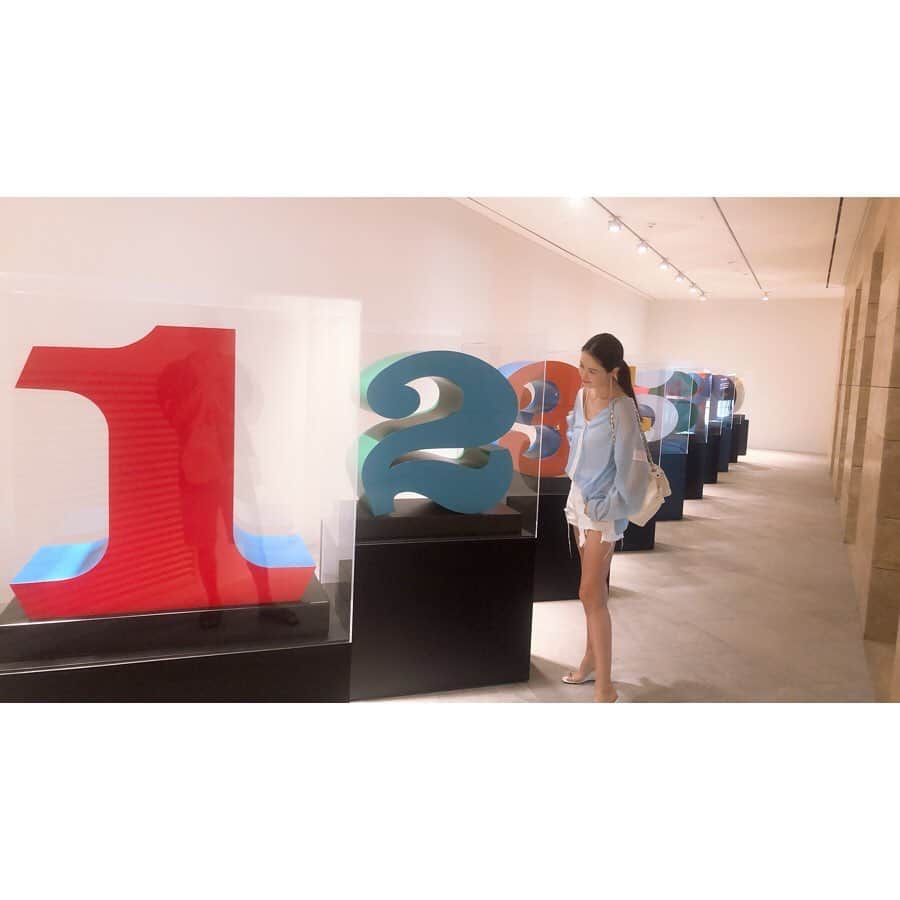 イ・ダヘのインスタグラム：「내이름 이다해 라고 2에 가서 사진 찍은거 아니거등요?!!.. #솔직하지못한#2다해」