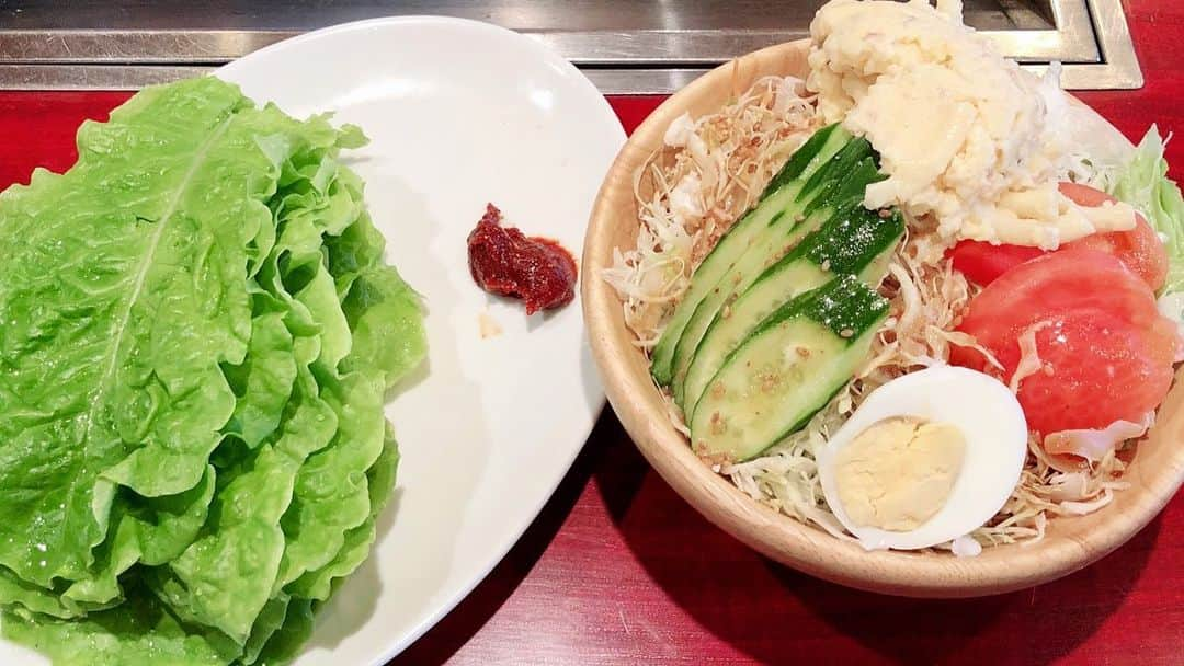 上田真実さんのインスタグラム写真 - (上田真実Instagram)「* * * * 三重県鈴鹿にある『焼肉 あだち』さん♬ どのお肉も新鮮で本当に美味しい！！ サガリが特に美味しくて感動🥩·˖✶ 焼肉マイブームの時は 散々行きまくって食べてきたけど 今までで一番美味しいサガリでした\( *´ω`* )/ タンもヒレも分厚くて柔らかくて絶品だったよ〜🐄🐄🐄 また行きたい♡♡♡ * * * * #焼肉あだち #焼肉 #あだち #三重県グルメ #鈴鹿グルメ #鈴鹿焼肉 #鈴鹿サーキット #鈴鹿8耐 #焼肉大好き #肉 #グルメ巡り #suzuka #yakiniku #beef #steak #instafood」8月9日 11時31分 - spk05290