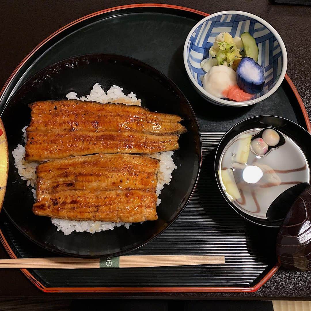 鈴木芳奈さんのインスタグラム写真 - (鈴木芳奈Instagram)「うみゃ〜 幸せ〜 こんな柔らかくて、肉厚の鰻… 先日いただきました ふわぁぁ ごちそうさまでしたっ  #鰻 #丑の日 にも食べたな  #あ〜今日も食べたい」8月9日 11時40分 - tachibana_kanna
