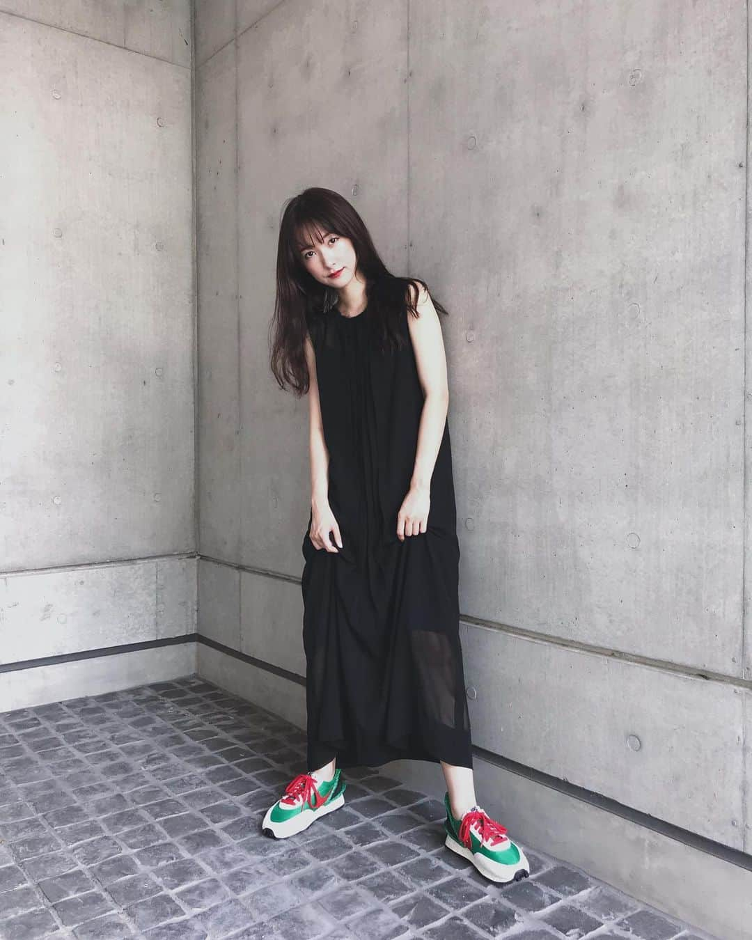 粟津麻依さんのインスタグラム写真 - (粟津麻依Instagram)「🕊 #MAI_SNEAKER_LIFE 🕊 おはよう〜〜いつかのDaybreak❤︎ 最近NARUTO見てます。BORUTO見るために見直してるんだけど…果てしない！笑 #nikedaybreak」8月9日 11時42分 - awatsumai