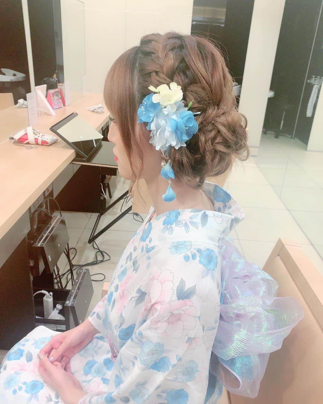 桜咲乃愛さんのインスタグラム写真 - (桜咲乃愛Instagram)「浴衣の時のヘアメ💖  ヴィオナドールのまりえさんにしてもらった〜(*´︶`*).｡.:*♡ 緩めでかわいい💖  いつもありがとうー😆💓✨ まりえさんかわゆ( *´꒳`* )❁¨̮ 癒し🍀💕✨ 今月の30日も浴衣イベントがあるので先月来れなかった方は是非お待ちしております😌💓💓💓 #浴衣#浴衣ヘアアレンジ #浴衣ヘア #浴衣女子 #浴衣アレンジ #歌舞伎町ヘアメ#ヴィオナドール#歌舞伎町#歌舞伎町キャバ嬢」8月9日 11時55分 - noasama1101