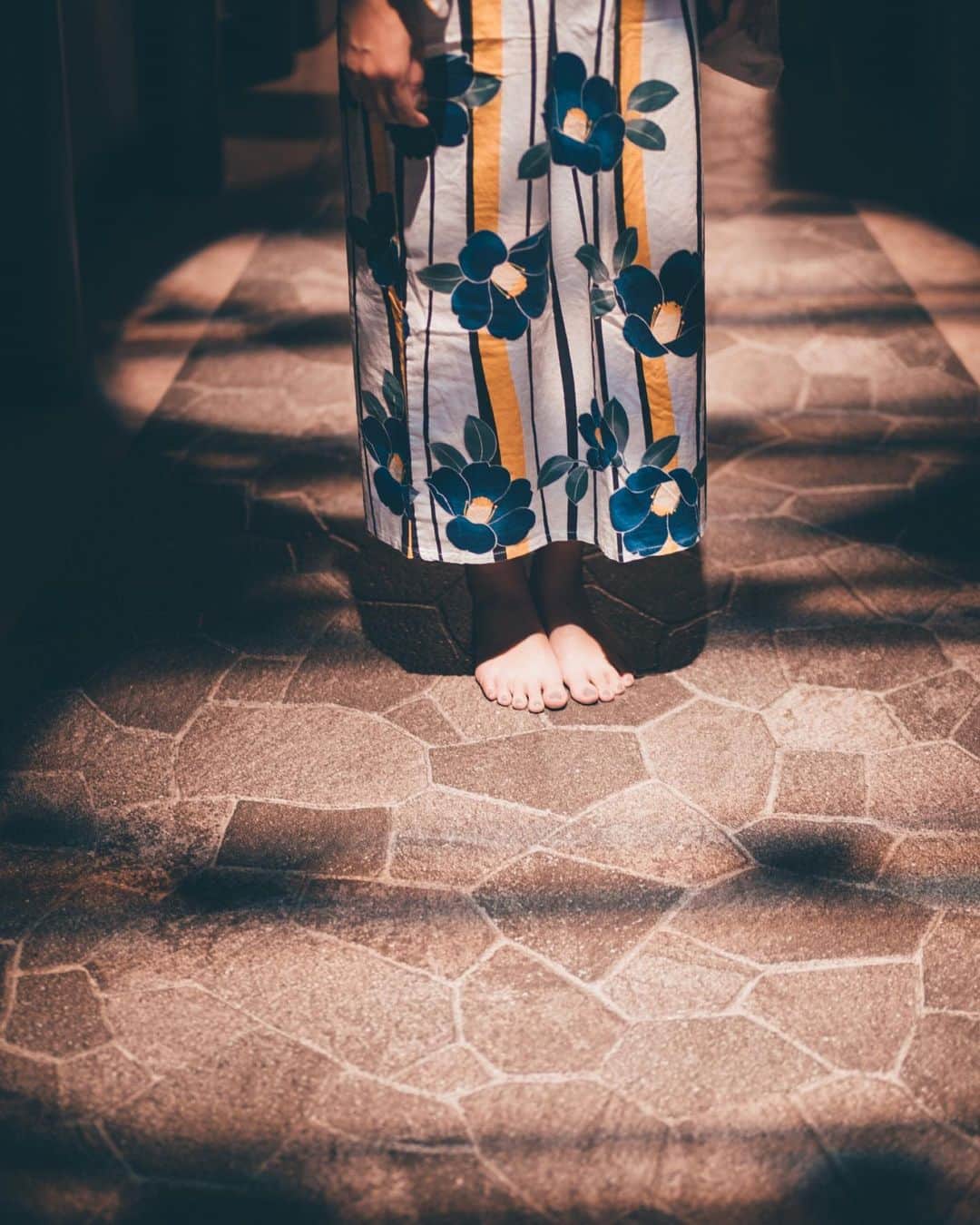 sorayuchiのインスタグラム：「solaniwa onsen♨︎ ・ ここは朝9時まで営業しているので朝までのんびり過ごすこともできます☀️ 施設内にあるカフェで写真映えするソフトクリームも発見🍦👀✨ スパがあったり、マンガも読めたり、庭園で足水して涼んだり、、、楽しいがたくさん詰まった場所なので、是非遊びにいってみてください(*´꒳`*) @solaniwaonsen #PR #空庭温泉 #弁天町 #夏祭り #夏フェス #solaniwaonsen #温泉 #onsen」