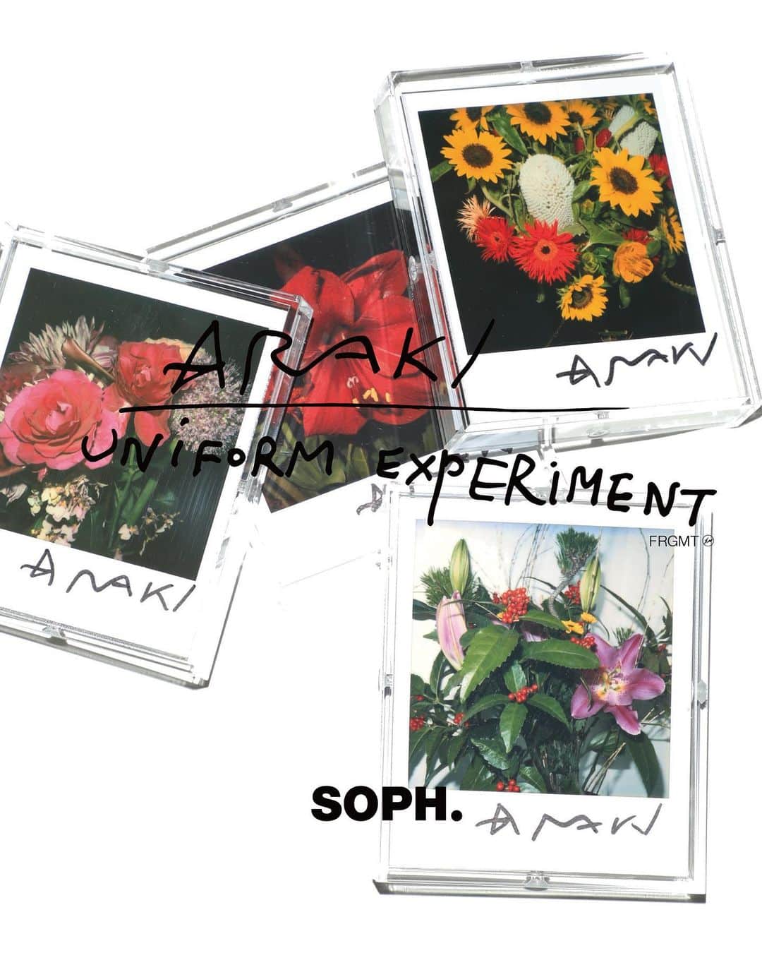 のインスタグラム：「日本を代表する写真家・現代美術家であるアラーキーこと荒木経惟氏とuniform experiment 初のコラボレーションが実現。 . 荒木経惟氏が、定期的に発表しているモチーフである「花」シリーズより、藤原ヒロシ氏が厳選したポラロイド作品を落とし込んだアートとファッションが密接にリンクした今回のプロジェクト。 各プロダクトには荒木経惟氏による手書きのサインがプリントされている。 . 「花は死に近づくとより生き生きとしてくる。枯れる直前が一番きれいだ。近づいて性霊に酔い花曲を聴く。」 文 : 荒木経惟 . SOPH.20周年を飾るに相応しいコラボレーションプロダクトは、8月21日(水)より、ISETAN MEN’S 6F Pop-Upスペースにて先行発売後、8月31日(土)より、全国のSOPH.shop及び正規ディーラーにて発売。 *SOPH.ONLINE STOREでは9月2日(月)より発売致します。 . NOBUYOSHI ARAKI x uniform experiment “FLOWER” 2019.8.31(sat) Release at SOPH.shops & official dealers. 2019.8.21(wed) Pre-Release at ISETAN MEN’S 6F as Pop-Up event. 2019.9.2(mon) Release at SOPH. OnlineStore. . As one of our 20th anniversary project, collaborated with "NOBUYOSHI ARAKI" aka Arākī. Hiroshi Fujiwara loves ARAKI’S polaroid art from his flower series and picked some his favorite polaroid for this collaboration. All of products has printed ARAKI’S hand signature. . #uniformexperiment #荒木経惟 #荒木経惟xUE #荒木経惟xuniformexperiment #NobuyoshiARAKI #NobuyoshiARAKIxUE #NobuyoshiARAKIxuniformexperiment #FLOWER #SOPH20thProject #FRAGMENT #FRGMT @fujiwarahiroshi  www.arakinobuyoshi.com」